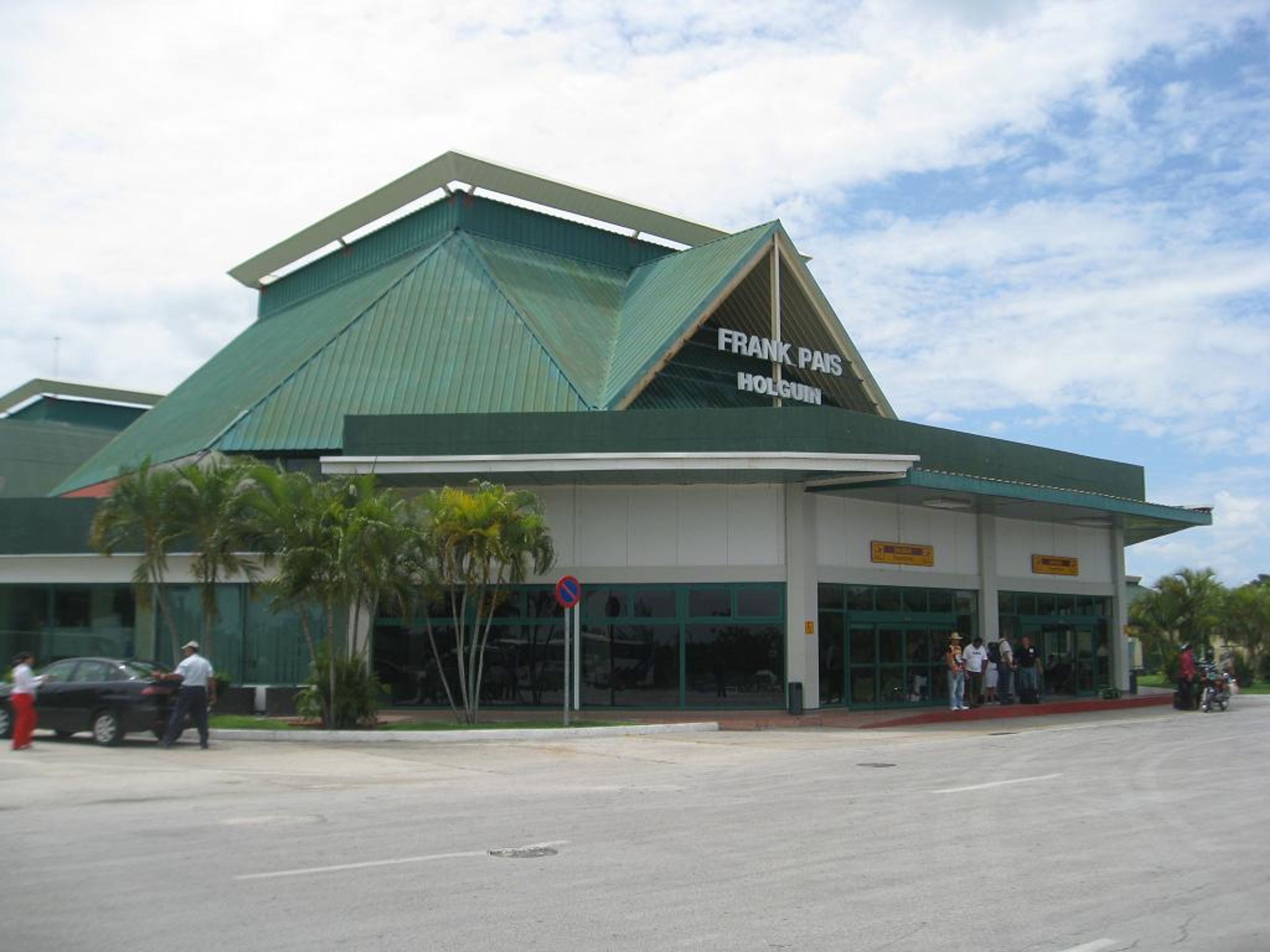 "SERVICE DE SALON VIP À L'AÉROPORT INTERNATIONAL FRANK PAÍS GARCÍA, HOLGUÍN". Frank País, Holguín International Airport