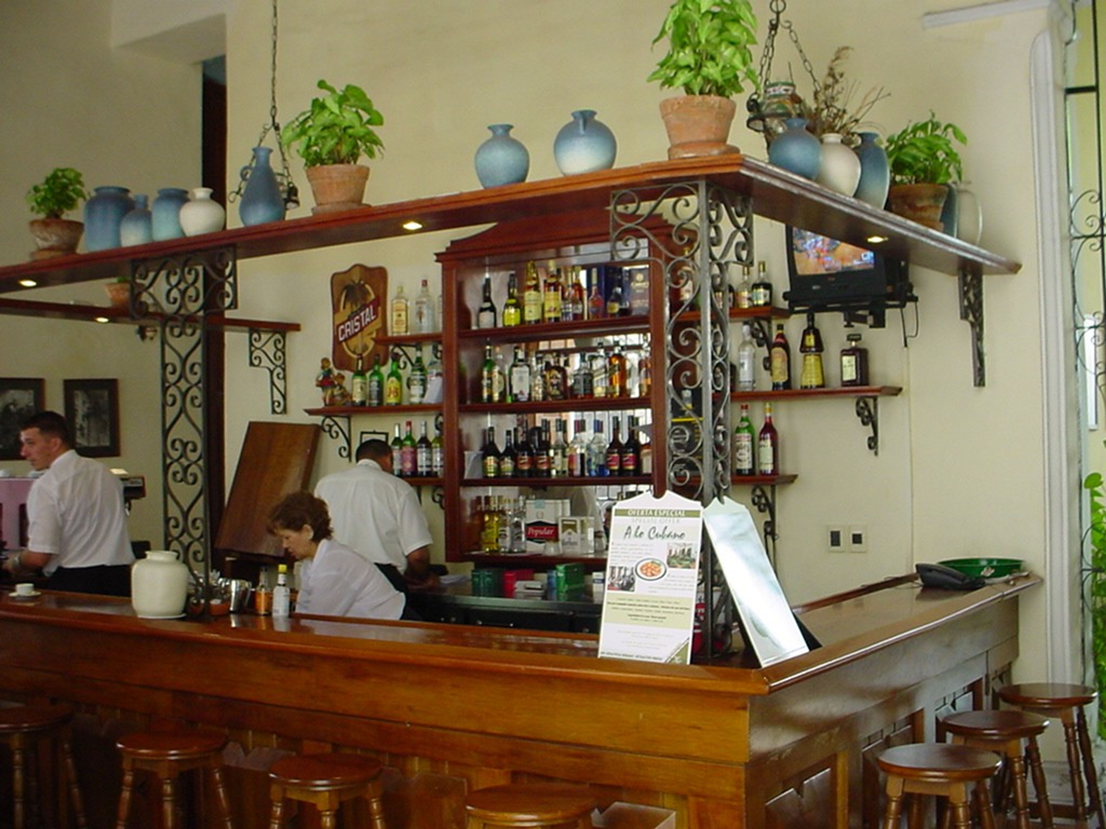 HABAGUANEX DEL TEJADILLO HotelBar San Carlos