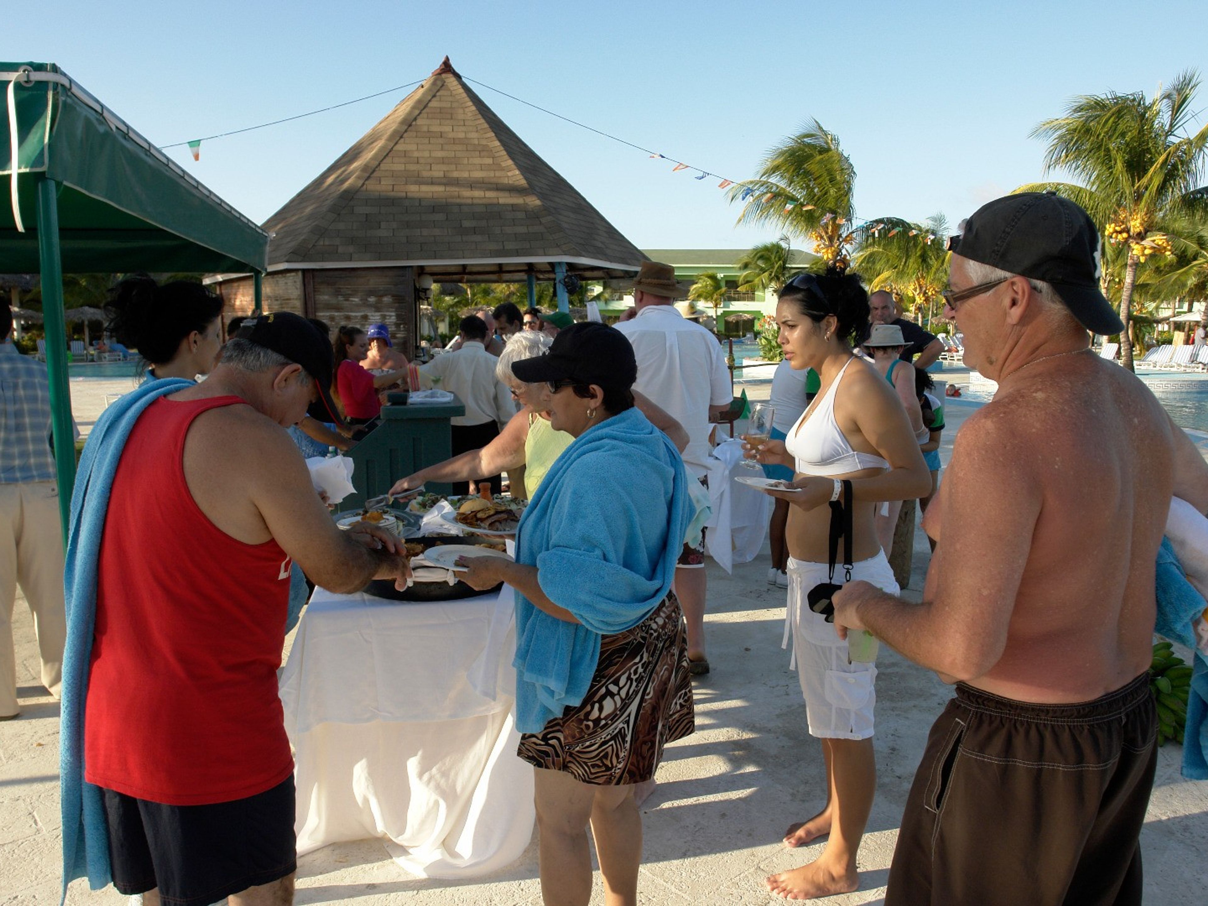 PLAYA COSTA VERDE RESORT & SUITE HotelArtisant palapas