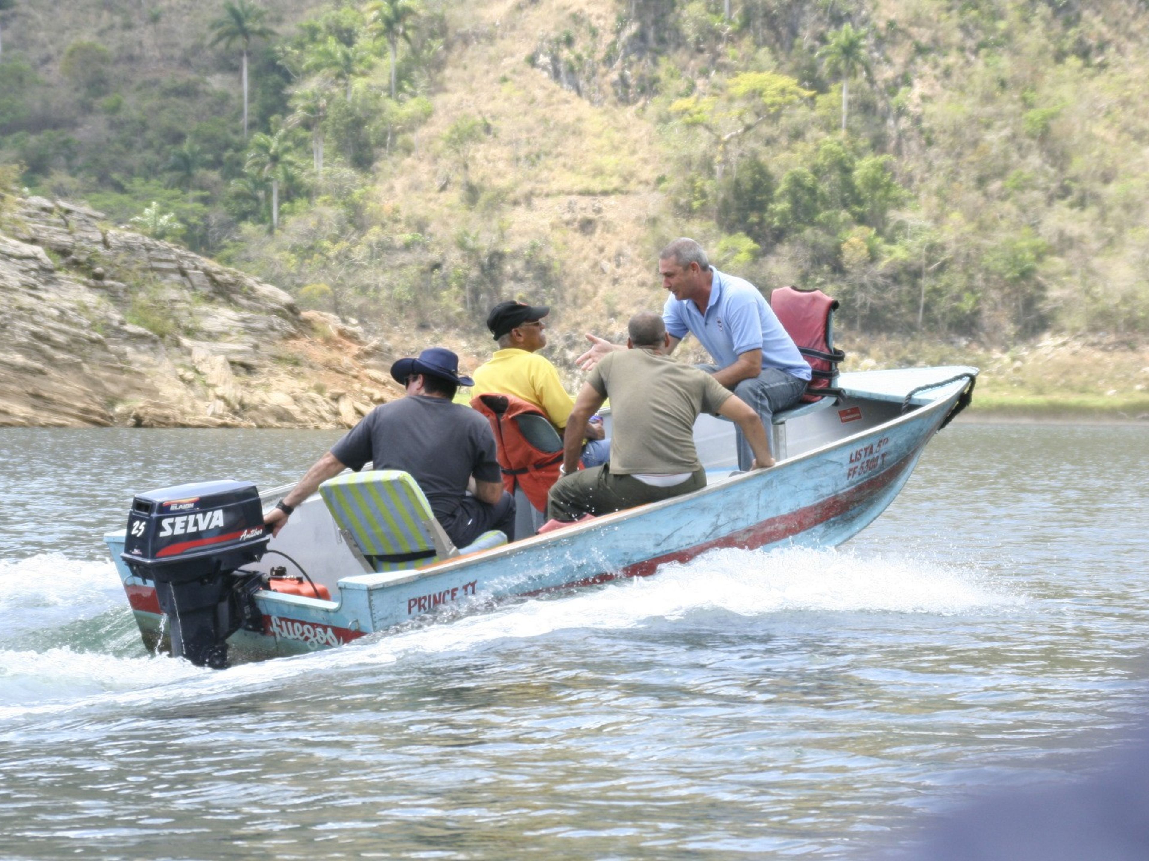 ISLAZUL HANABANILLA HotelBoat rides on the Hanabanilla lake