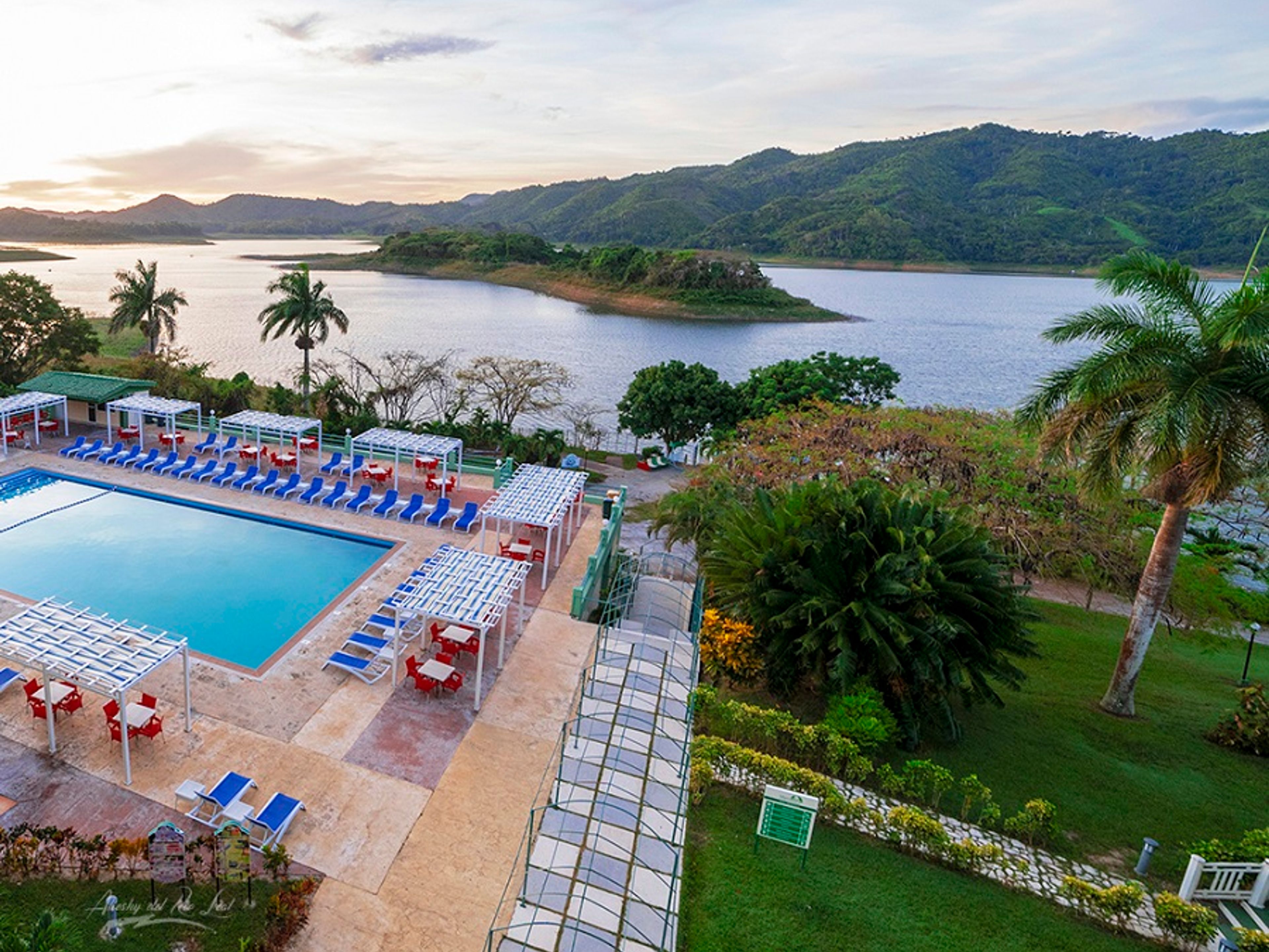ISLAZUL HANABANILLA Hotel