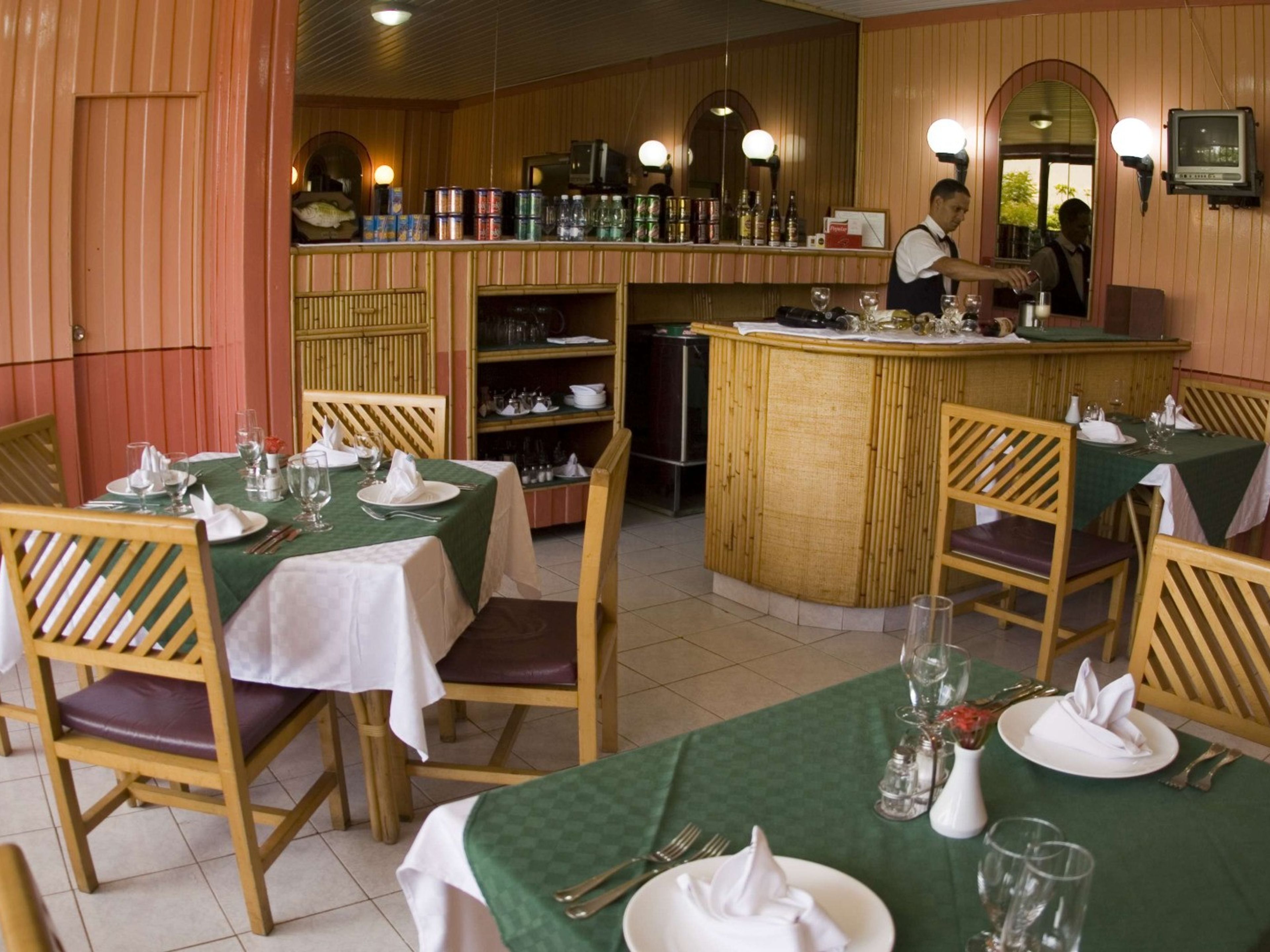 ISLAZUL HANABANILLA HotelA la carte international restaurant