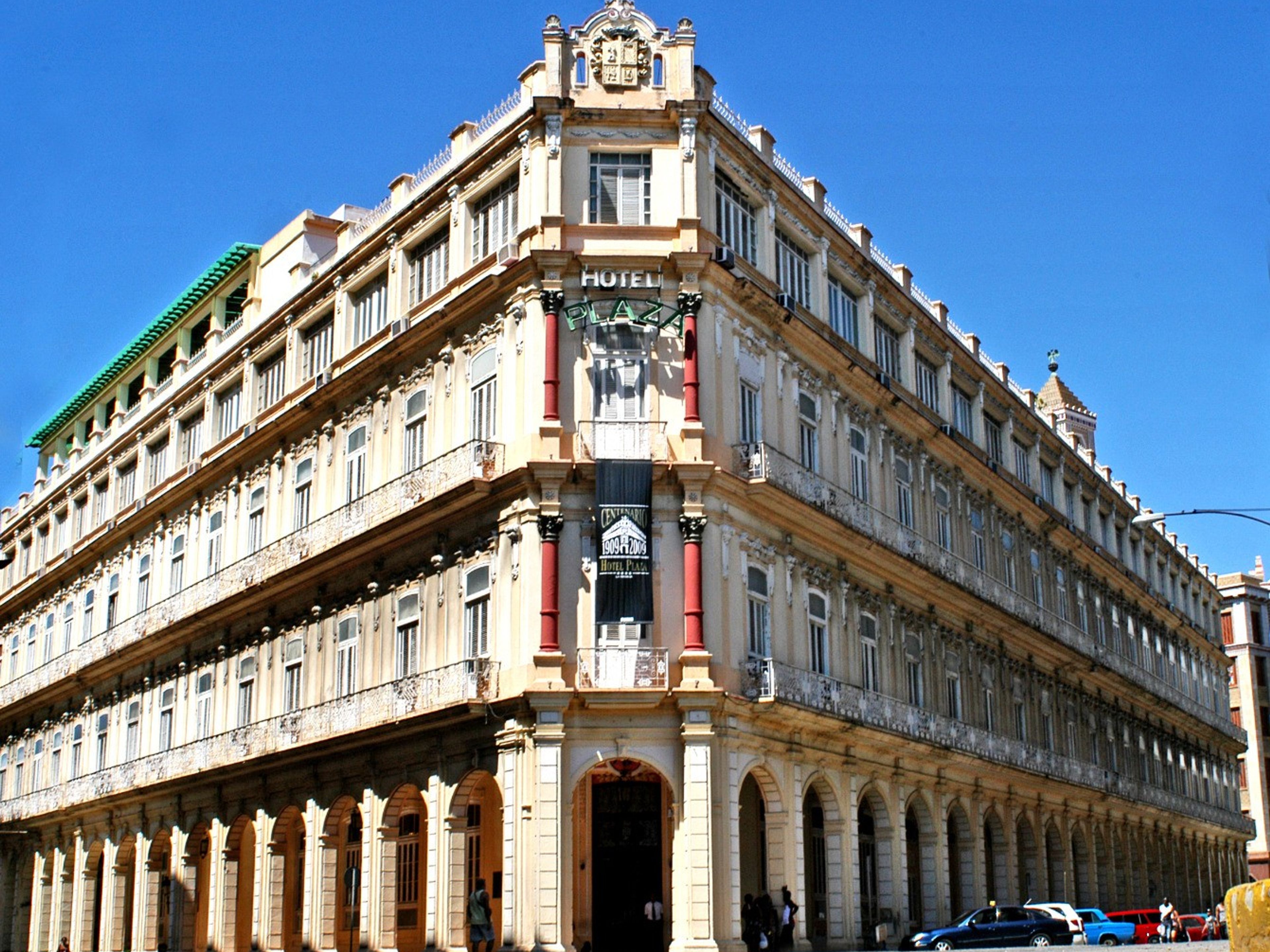 Oтель GRAN CARIBE PLAZAPanoramic hotel view