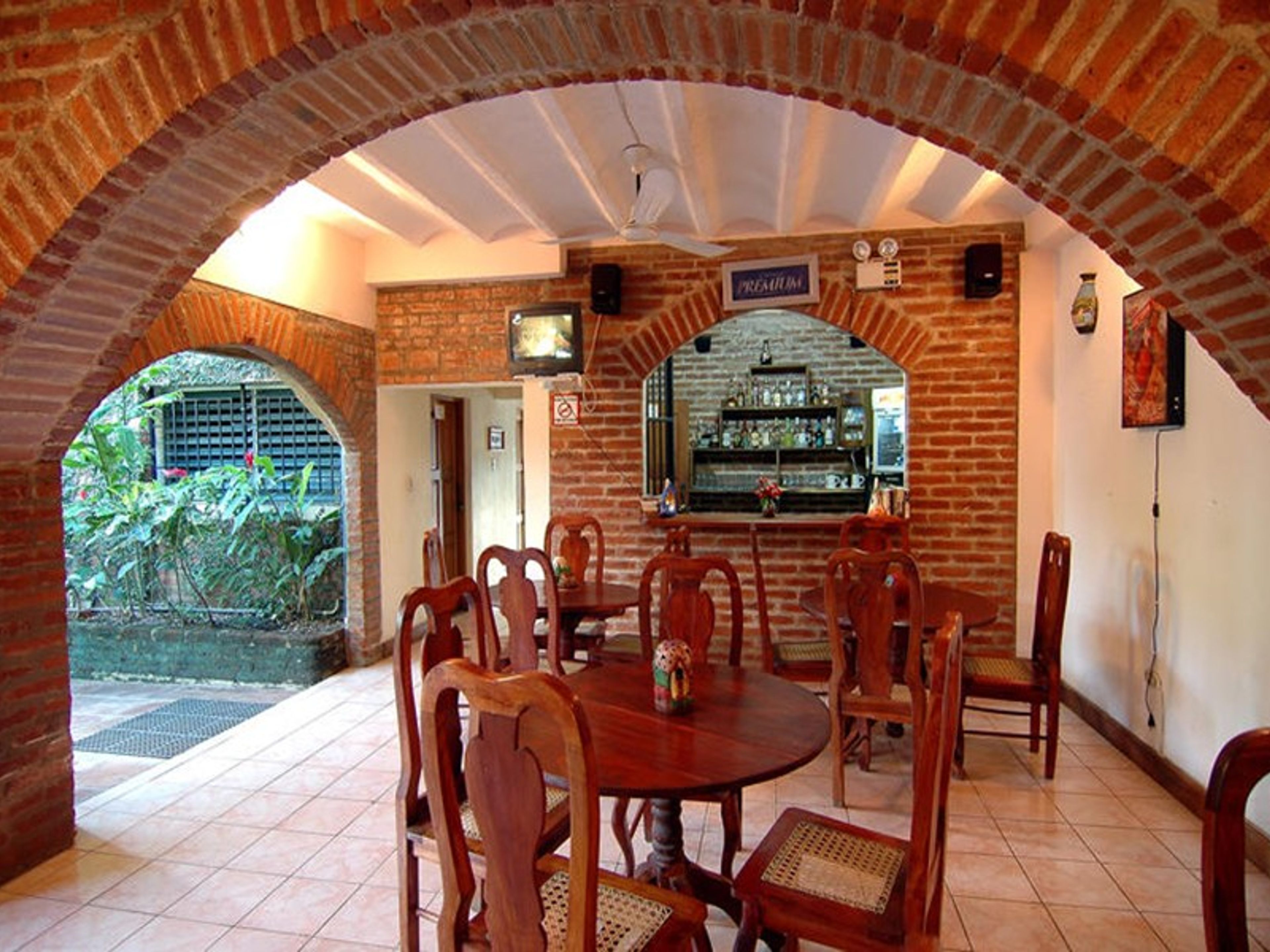 Colonial HotelBar