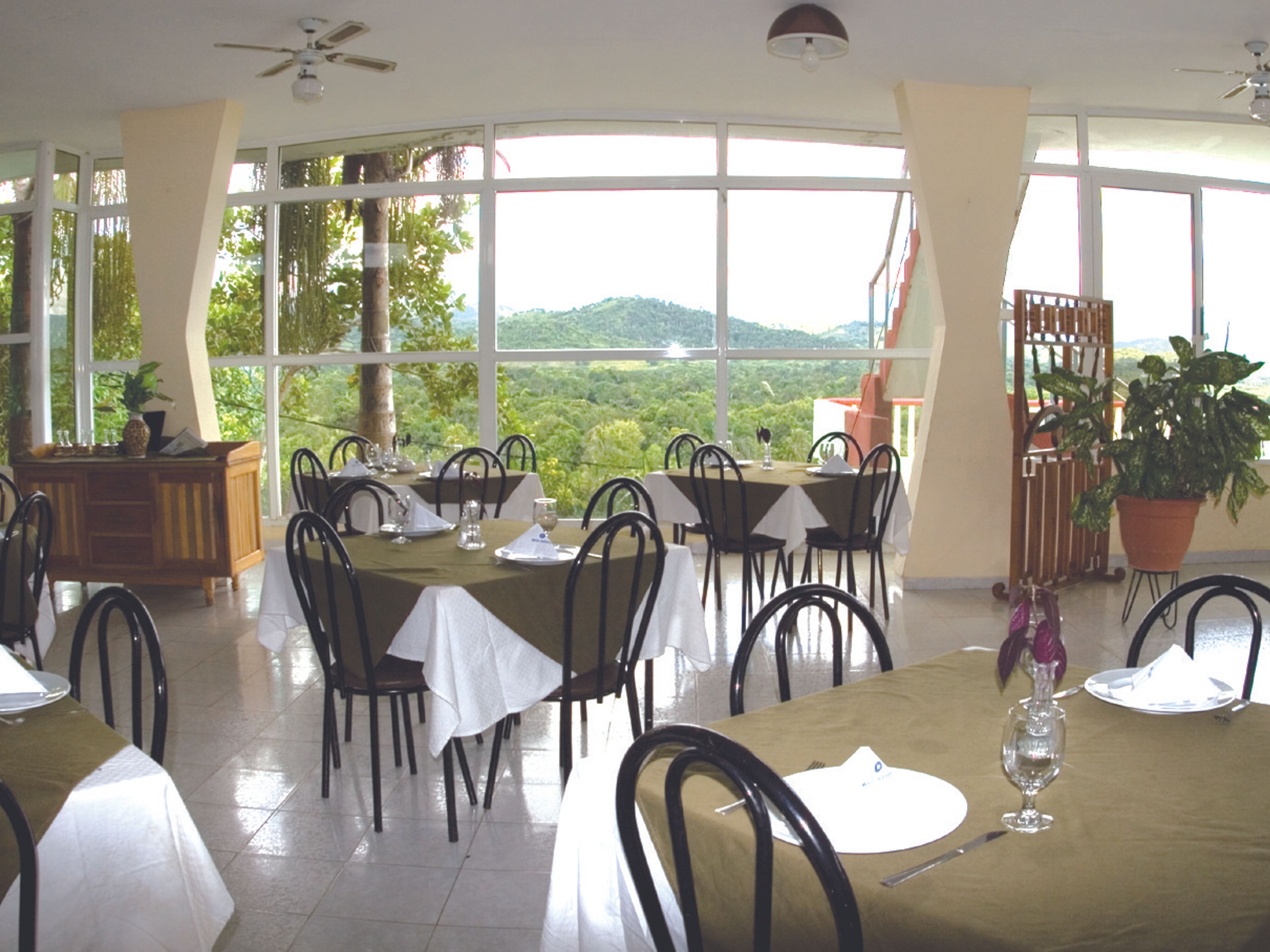 Villa ISLAZUL BALCÓN DE LA SIERRAA la carte international restaurant