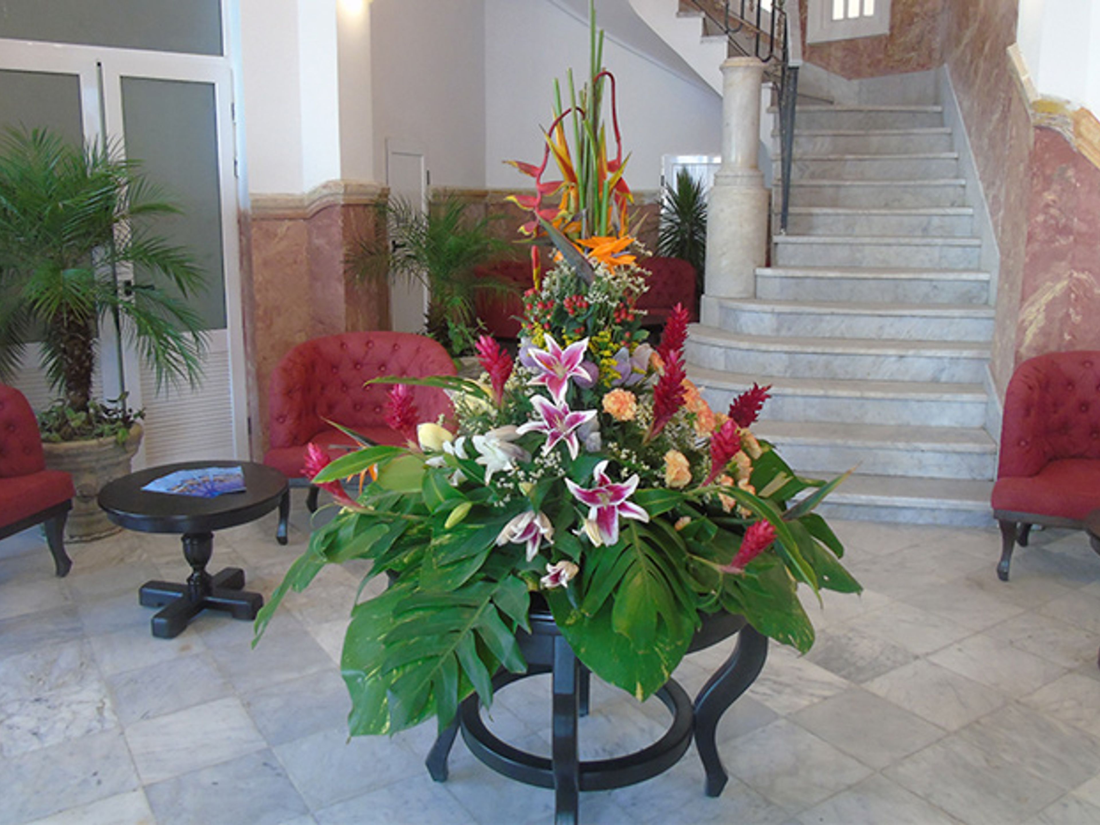 Hotel E SaguaLobby details