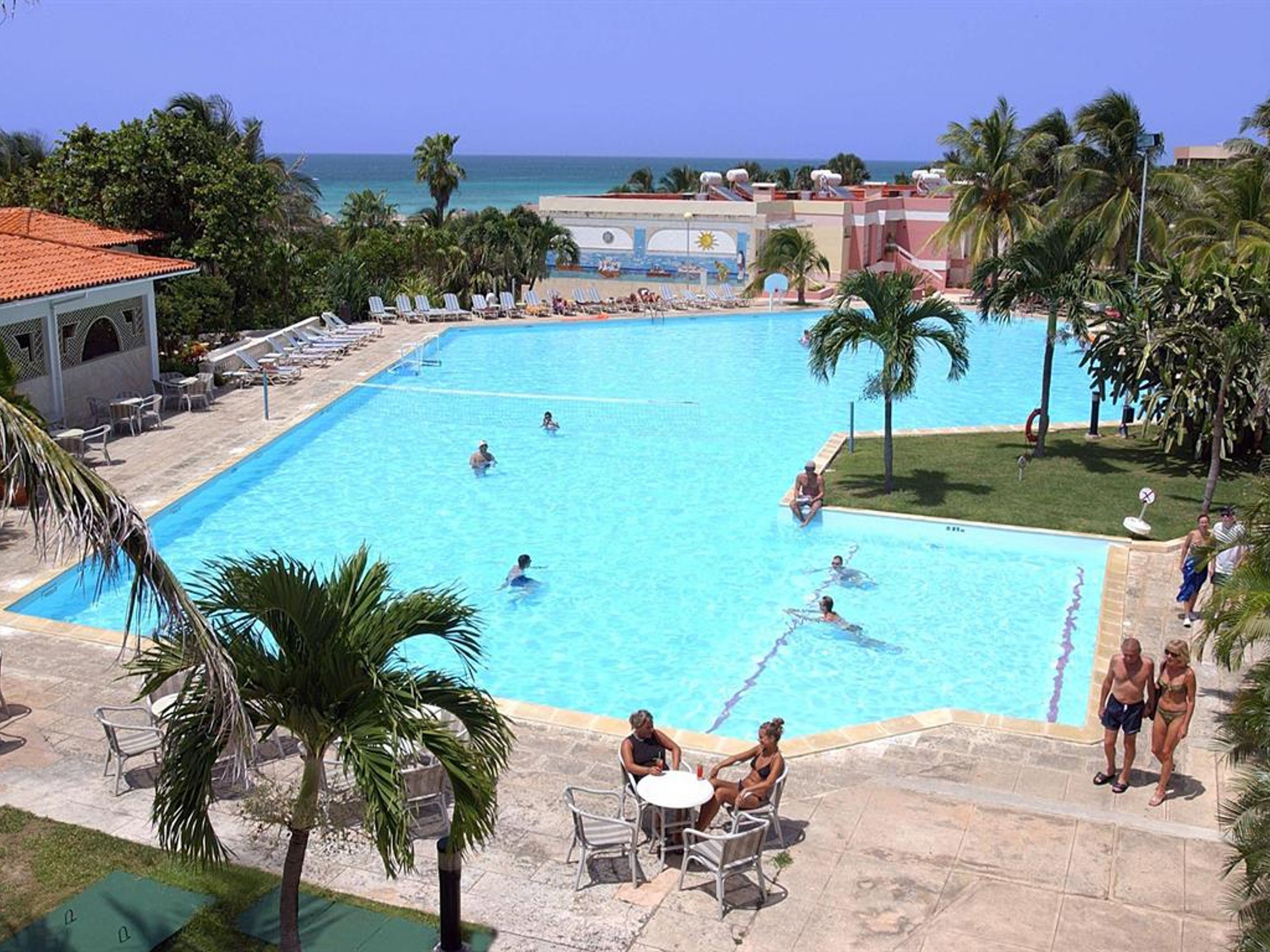 Hotel Cubanacan Los Cactus - Solo para adultos mayores de 16 añosPanoramic hotel & pool view