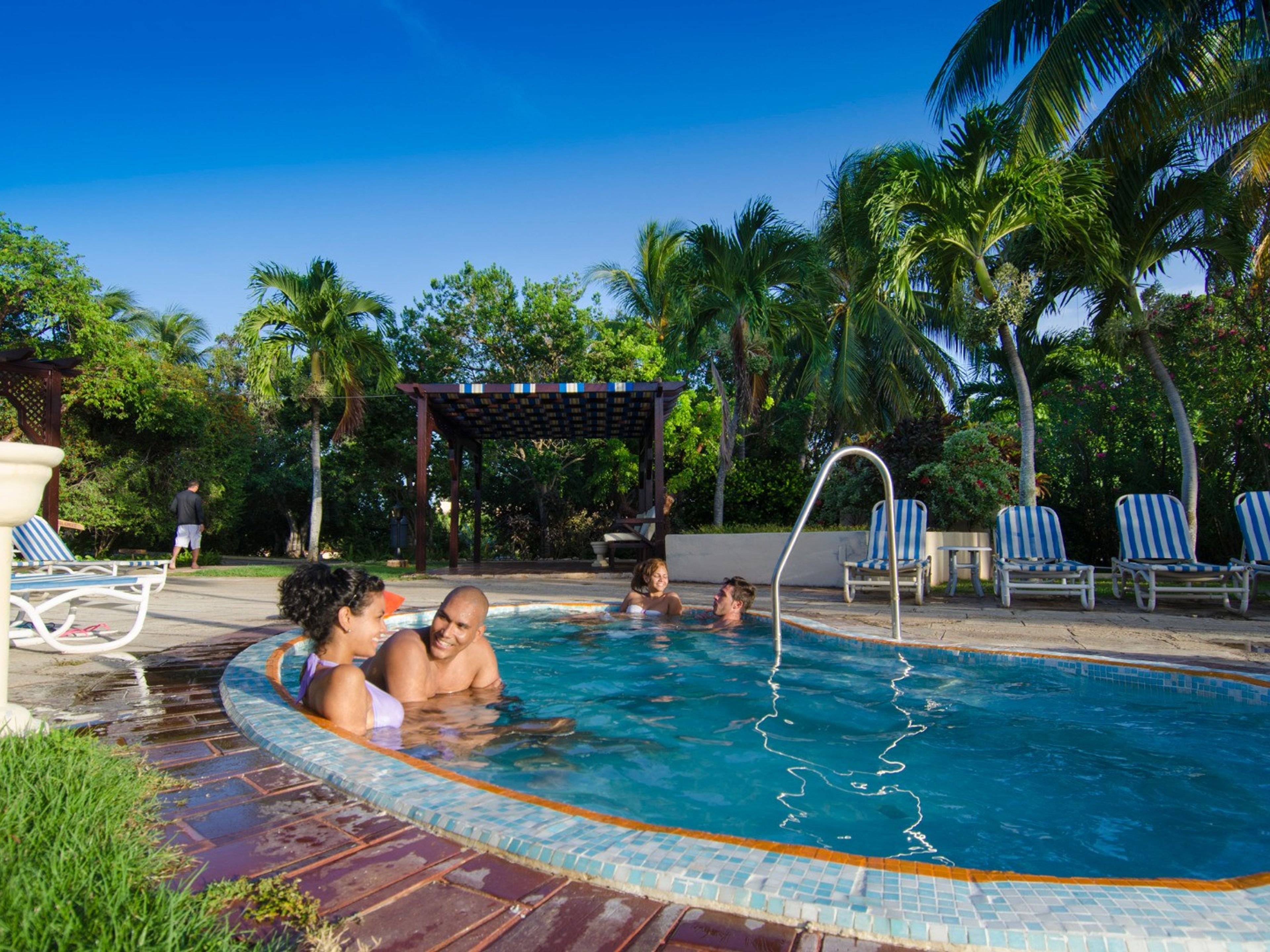 Hotel Cubanacan Los Cactus - Solo para adultos mayores de 16 añosOutdoor jacuzzi view
