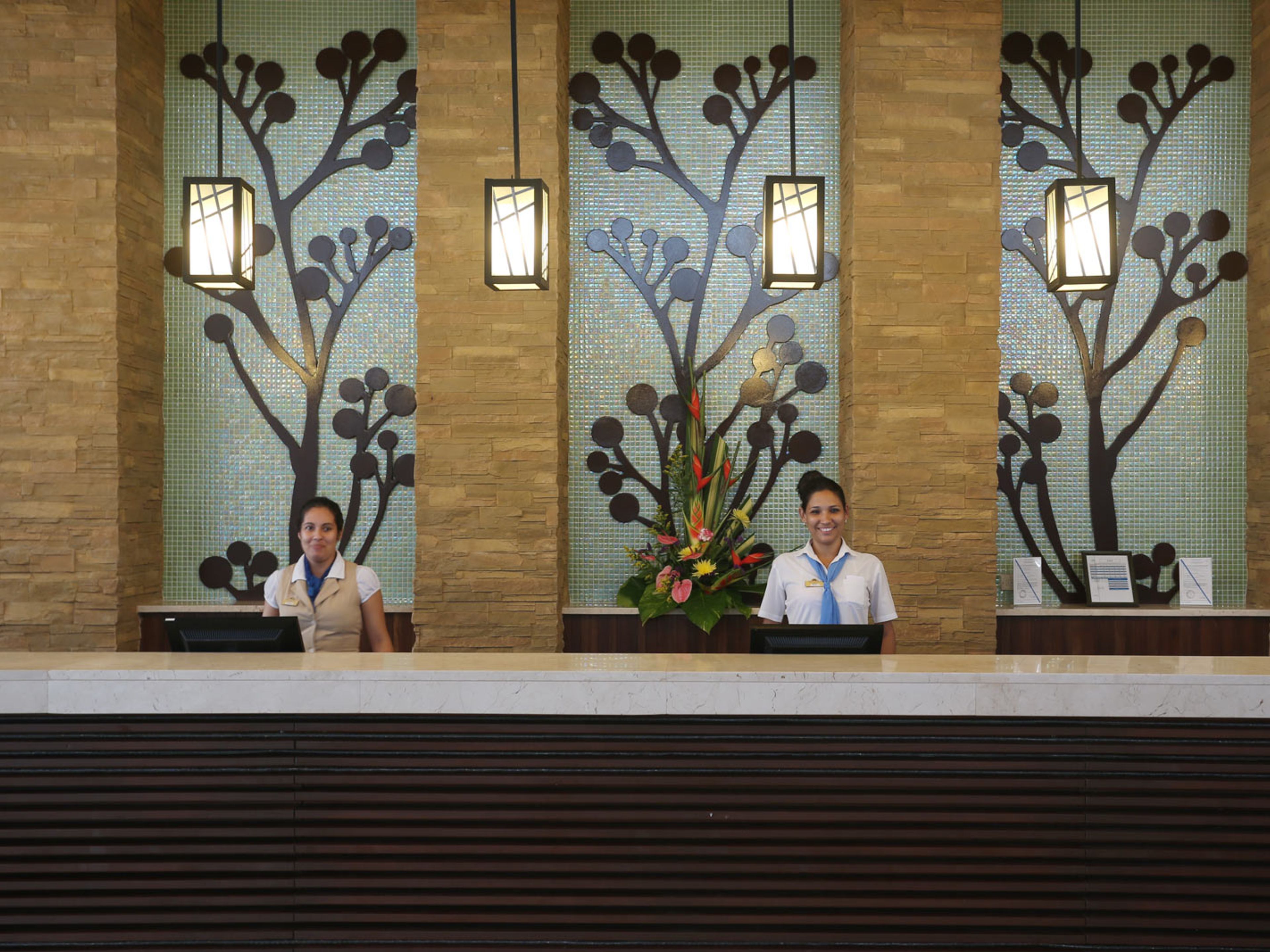 Hotel VALENTÍN PERLA BLANCA - Sólo para adultos mayores de 18 añosHotel´s reception view