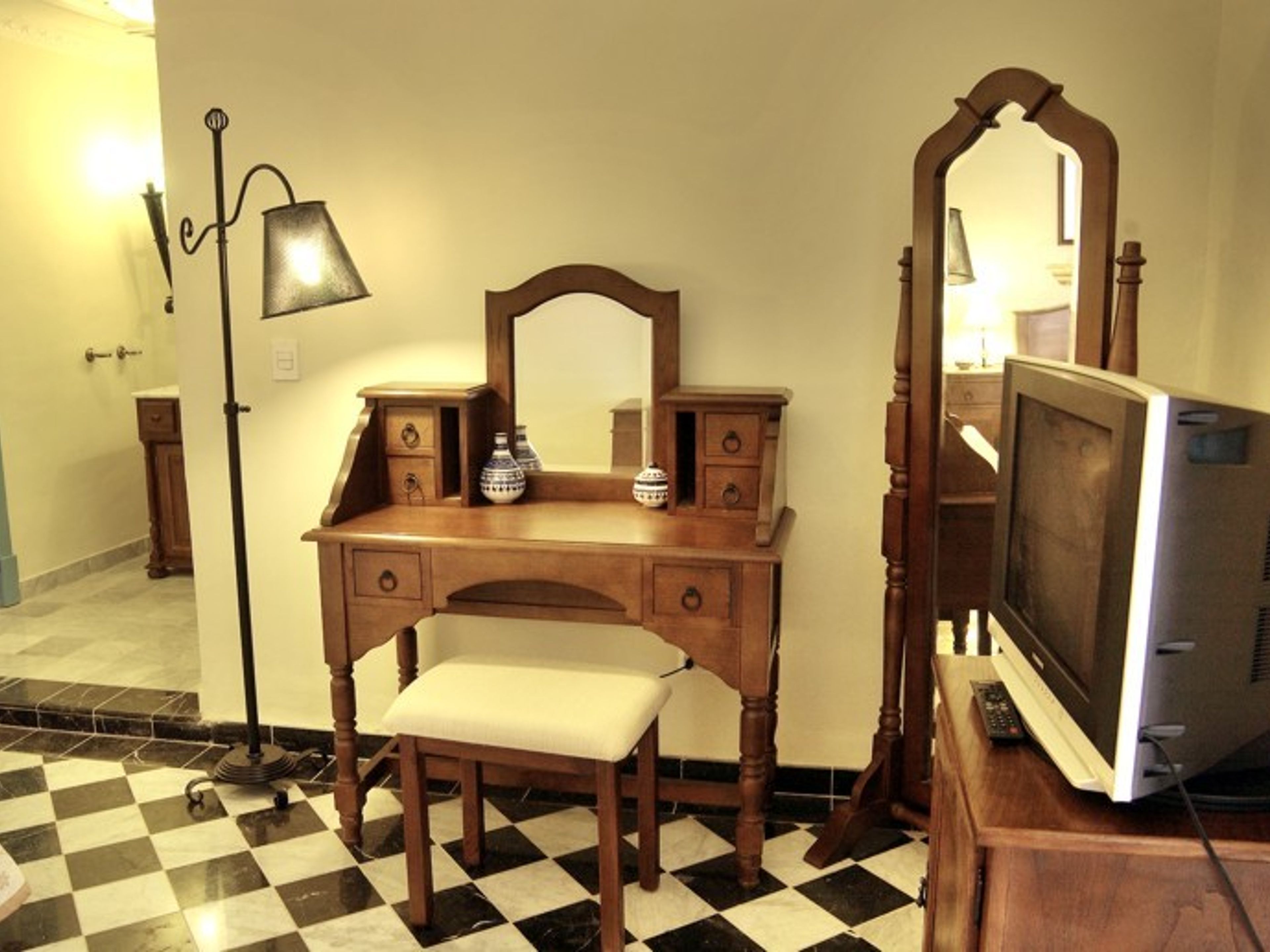 HABAGUANEX MARQUÉS DE PRADO AMENO HotelSuite Room