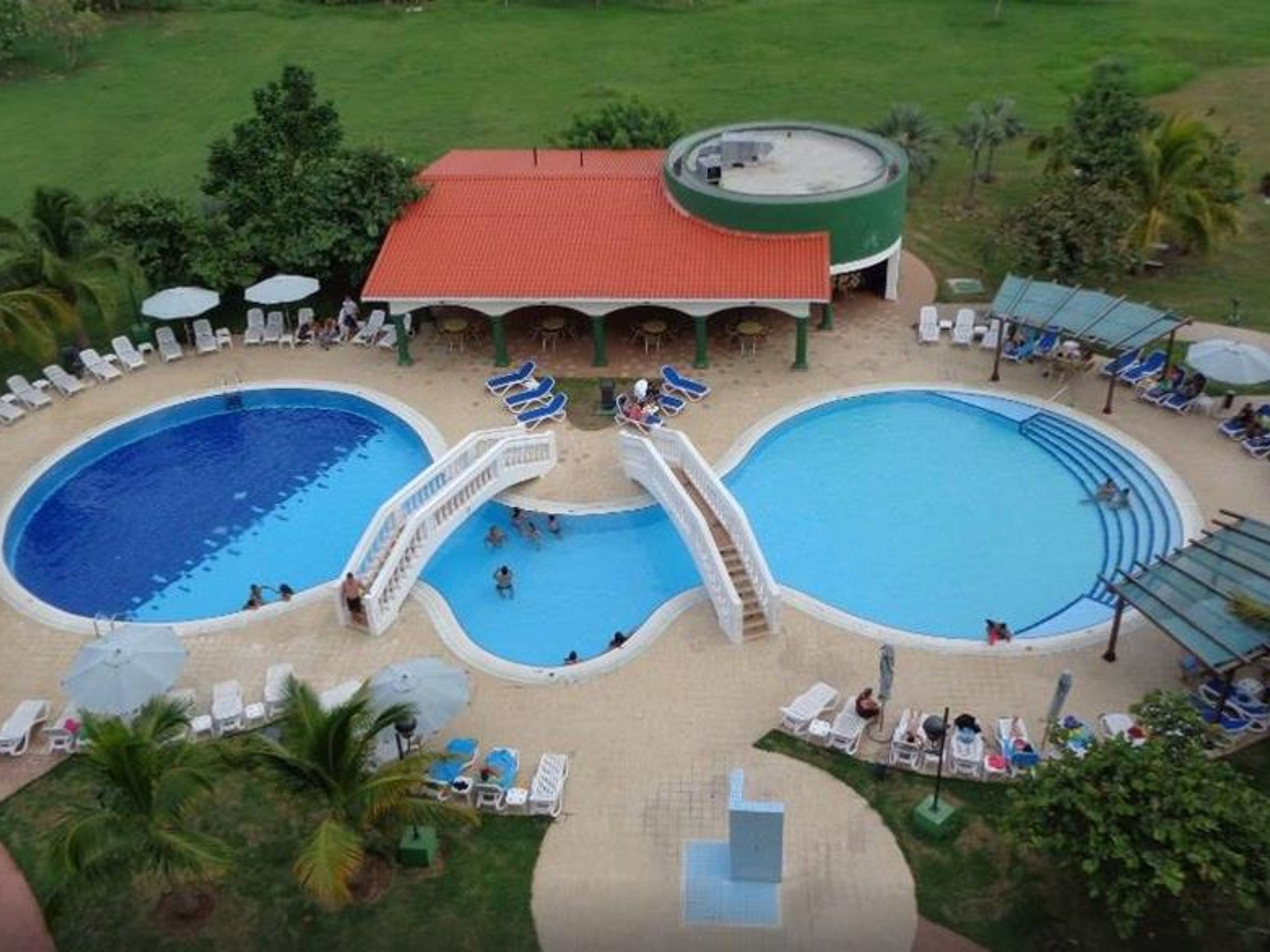 Hotel VALENTIN QUINTA AVENIDA HABANAHotel´s pool view