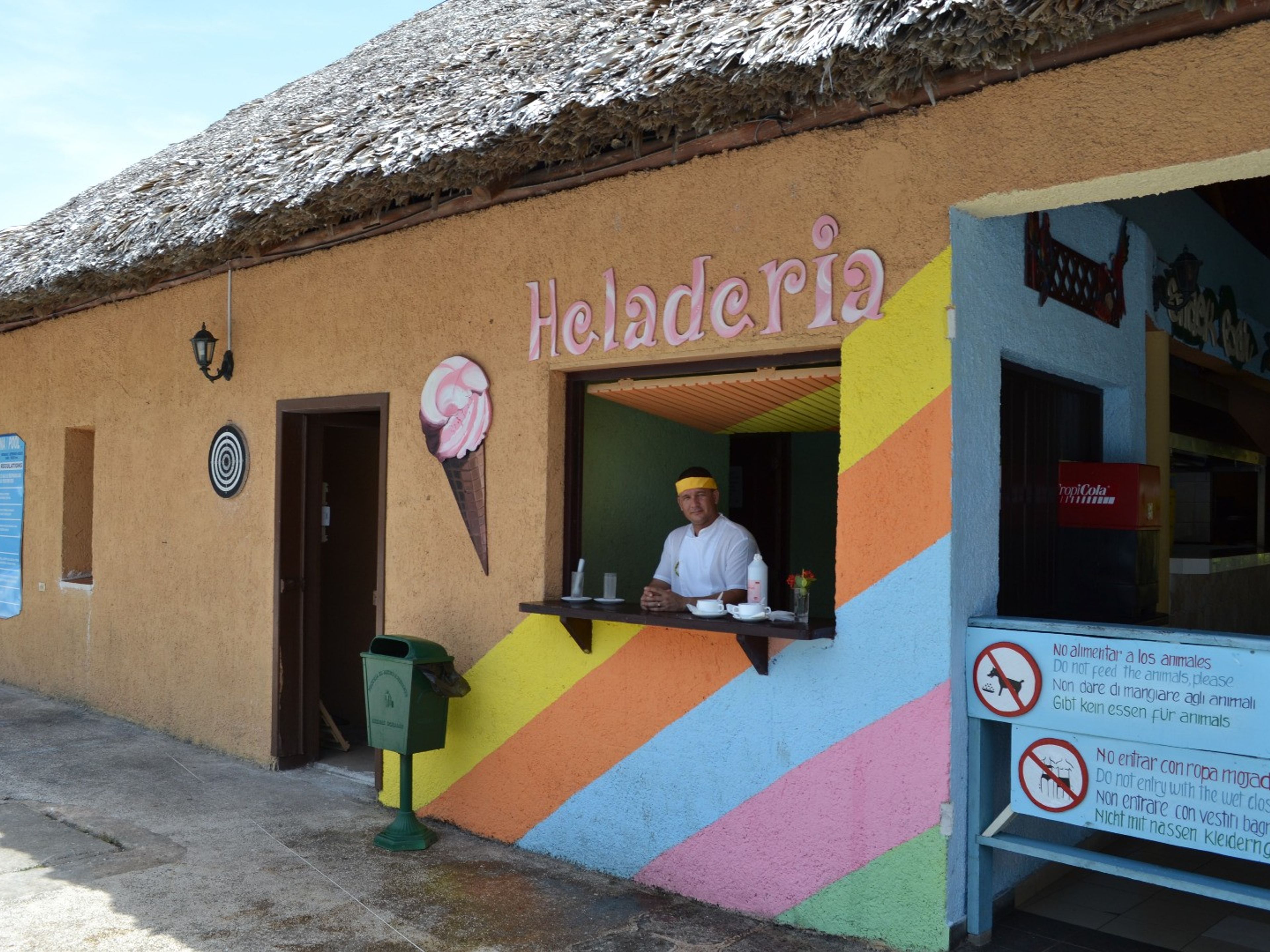 Hotel ROC ARENAS DORADASCreperie and Ice cream shop Los Loritos