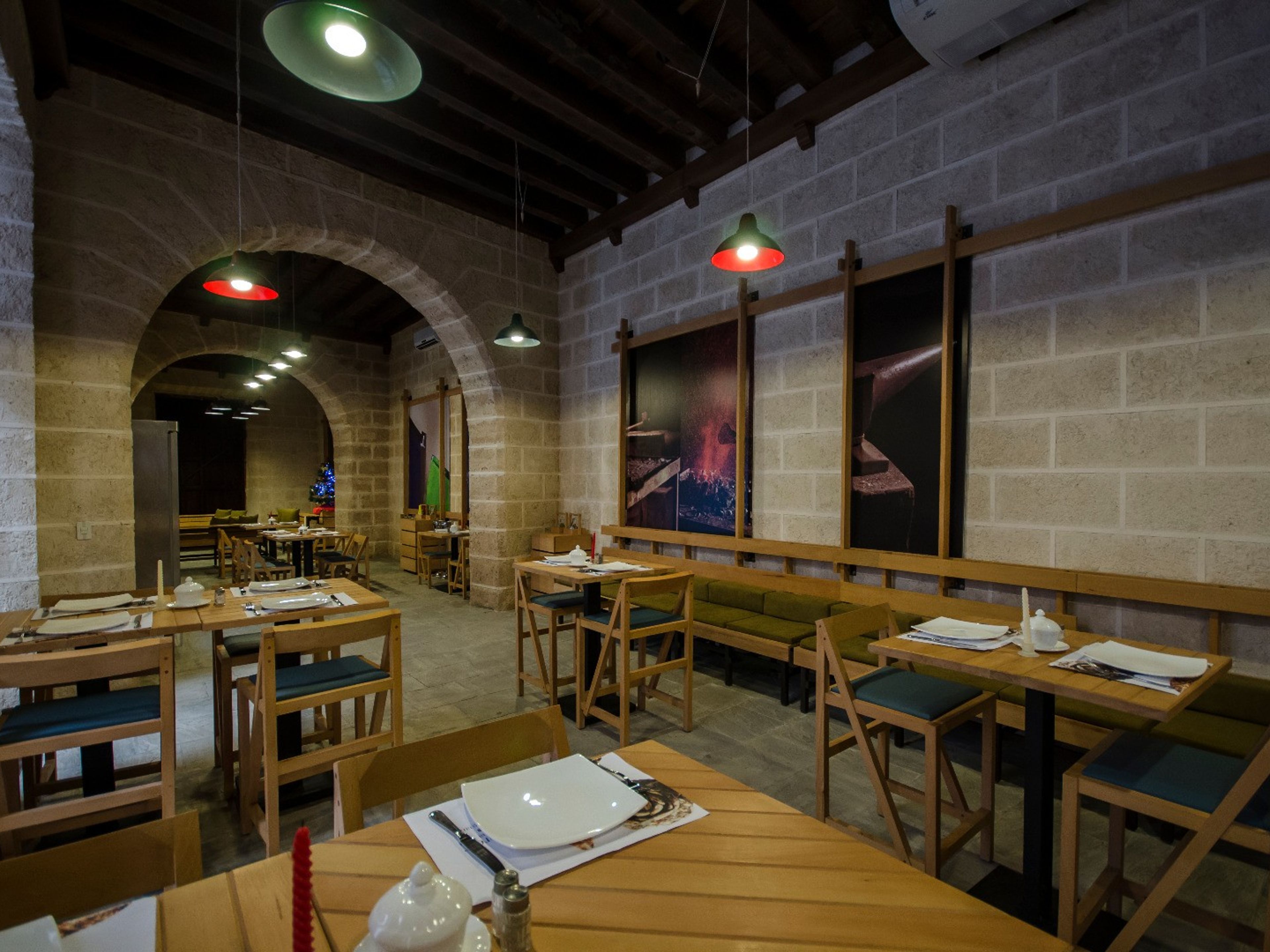 HABAGUANEX RESIDENCIA HABANA 612 HotelA la carte international restaurant