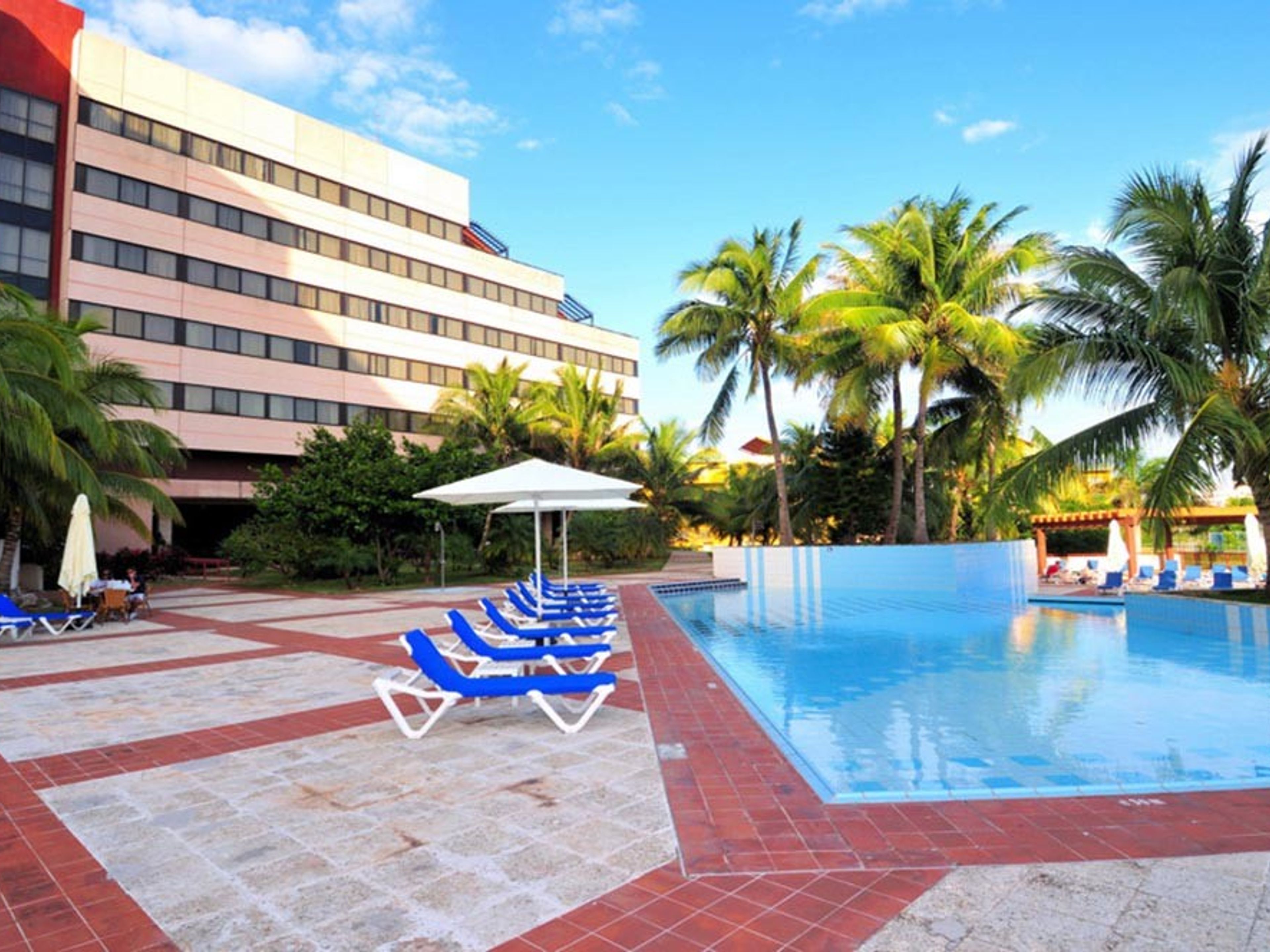 Hotel MEMORIES MIRAMAR HABANAPanoramic hotel & pool view