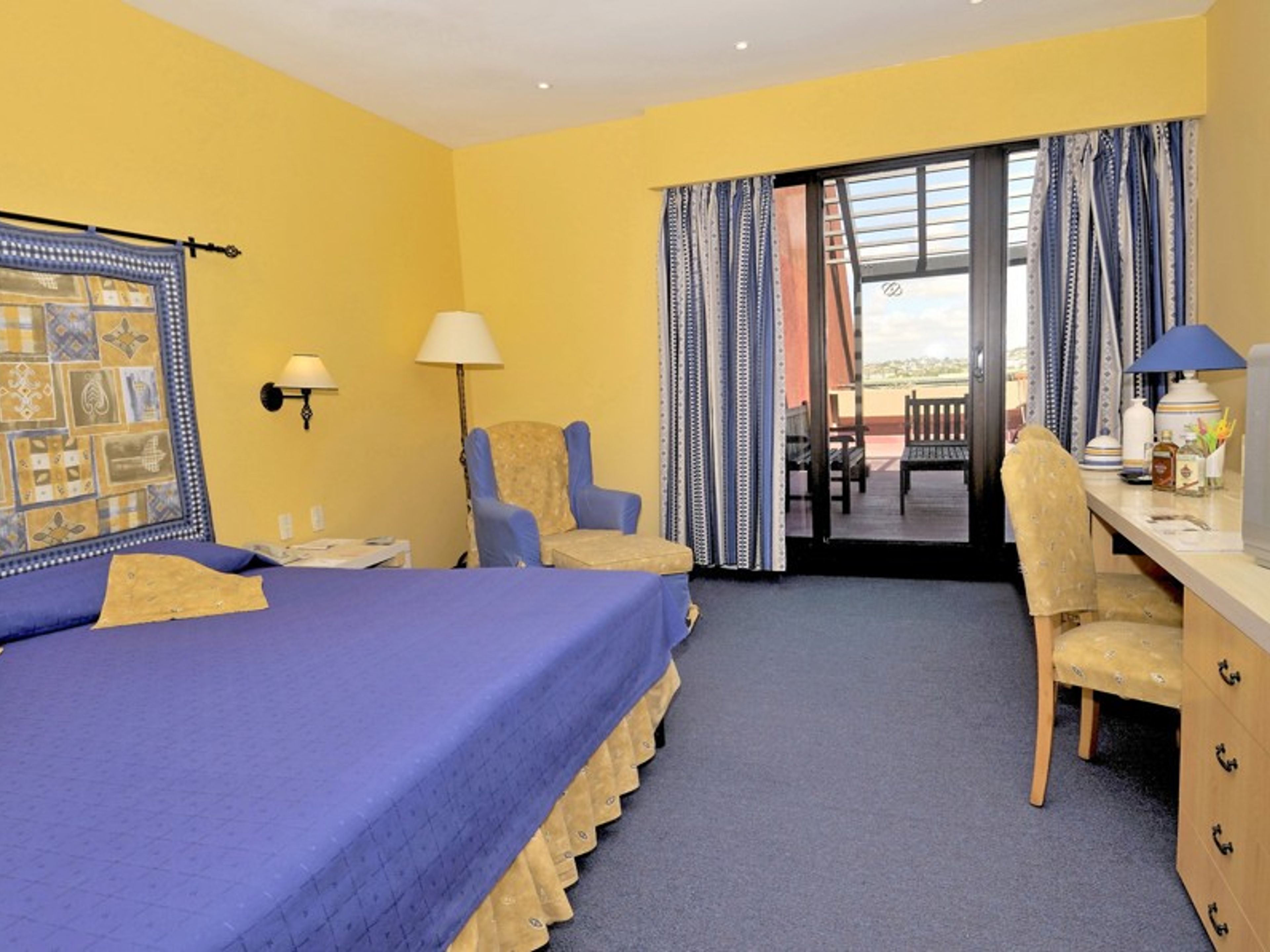 Отель MEMORIES MIRAMAR HABANASenior Suite Room