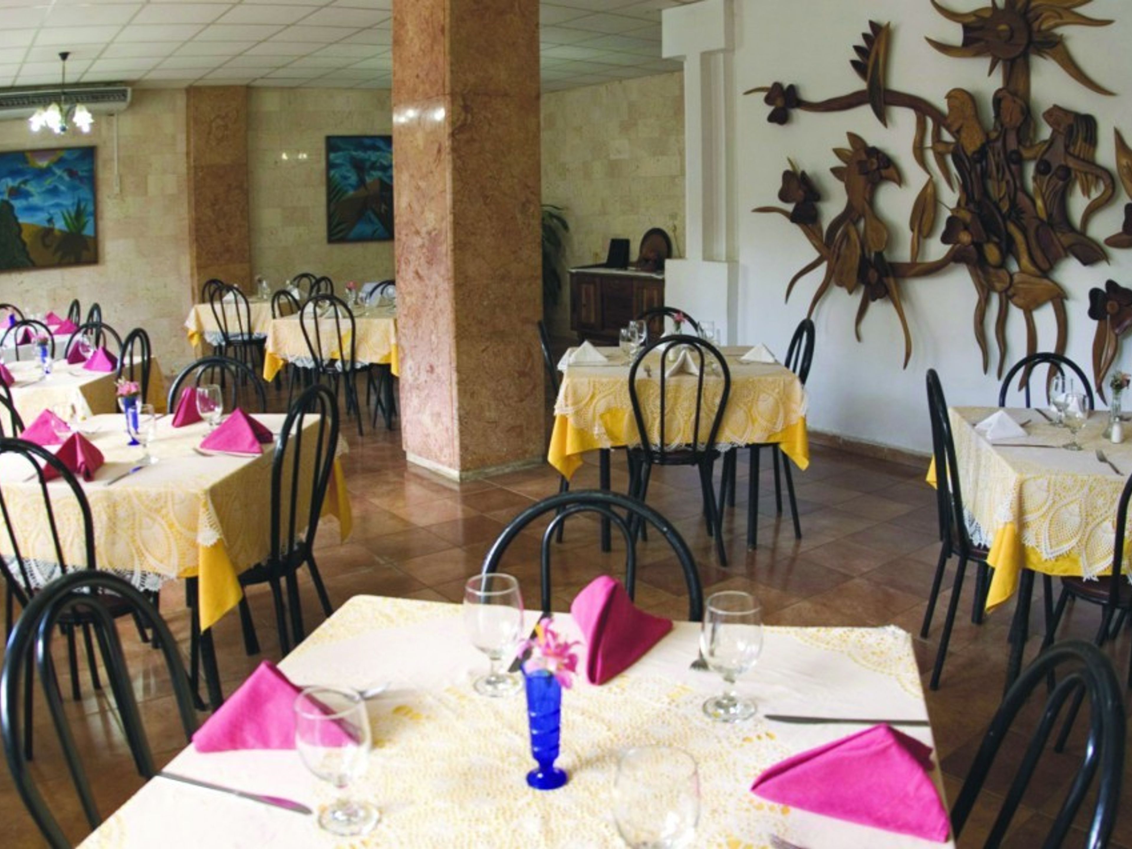 ISLAZUL NIQUERO HotelA la carte international restaurant