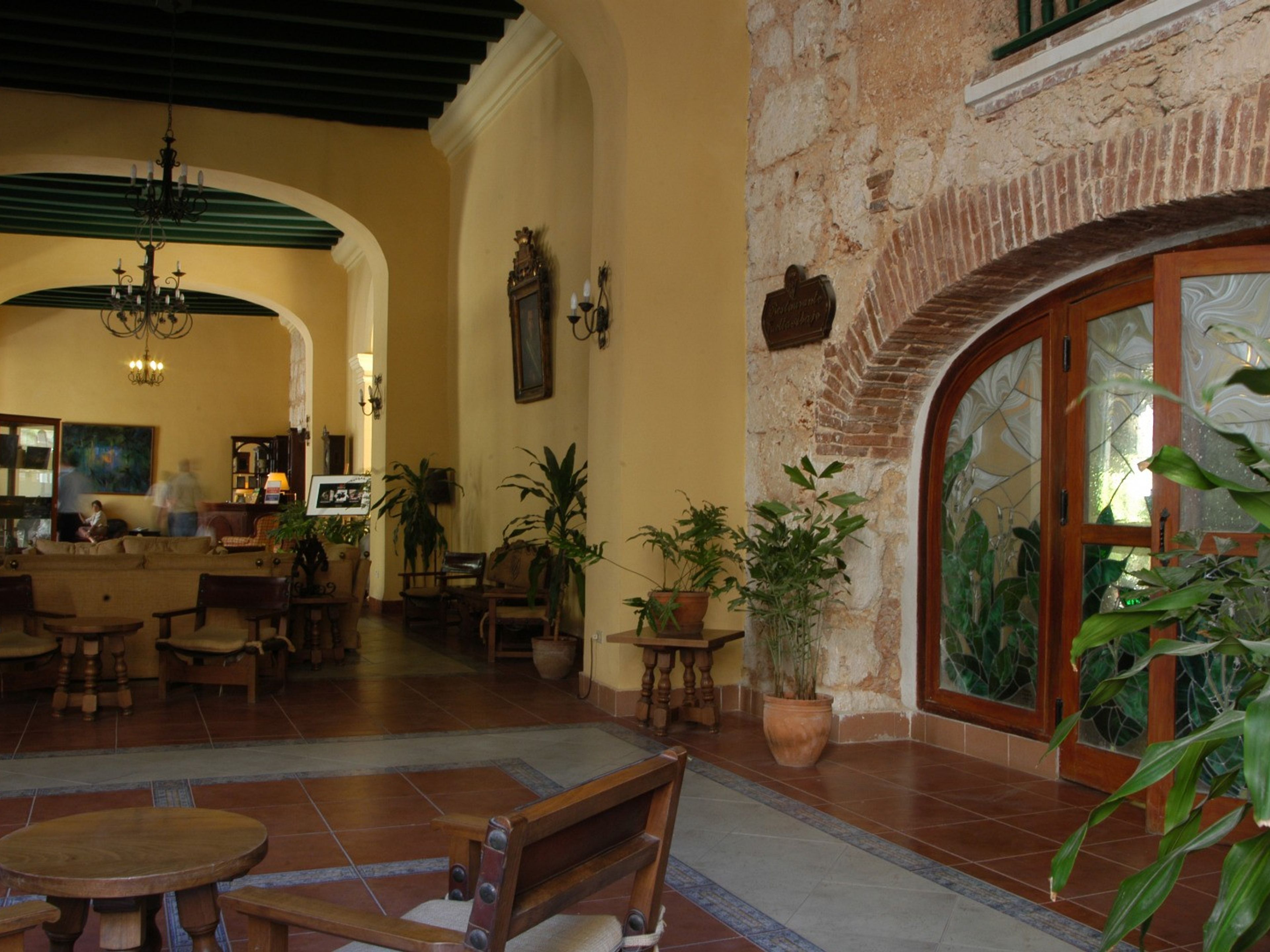 HABAGUANEX CONDE DE VILLANUEVA HôtelPanoramic lobby view