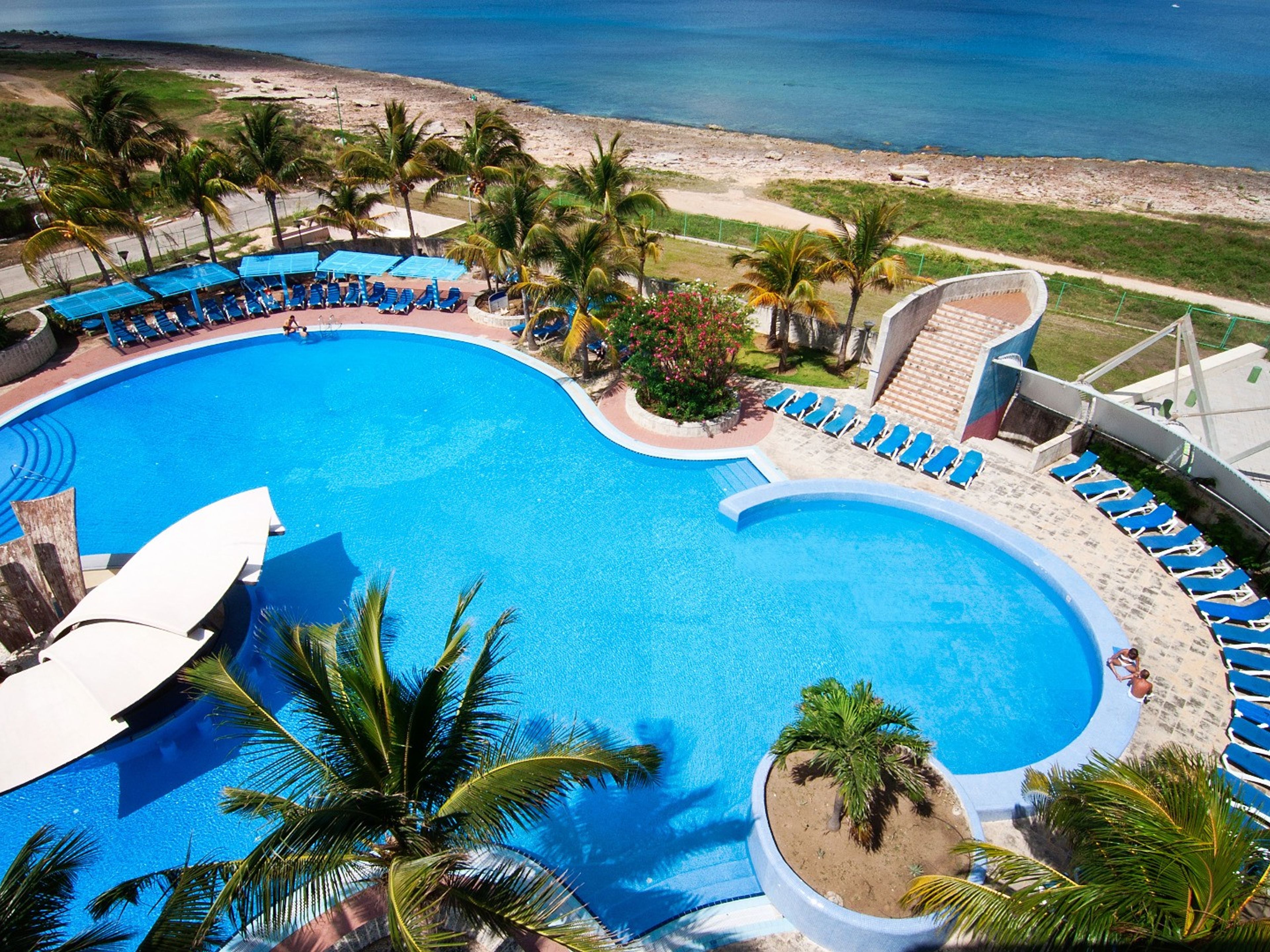 ASTON PANORAMA Hotel (Eröffnung in Kürze)Hotel's pool view