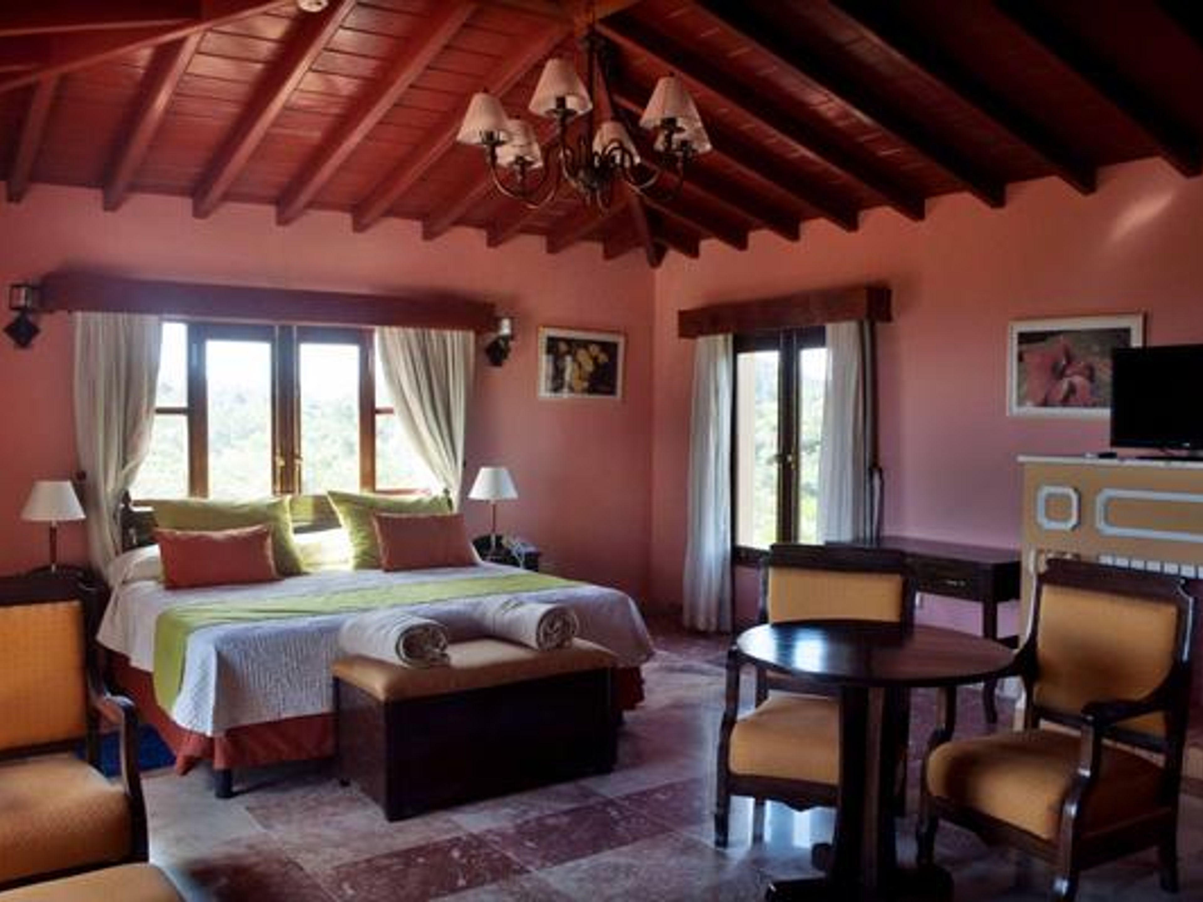 Отель Castillo en las NubesJunior suite room