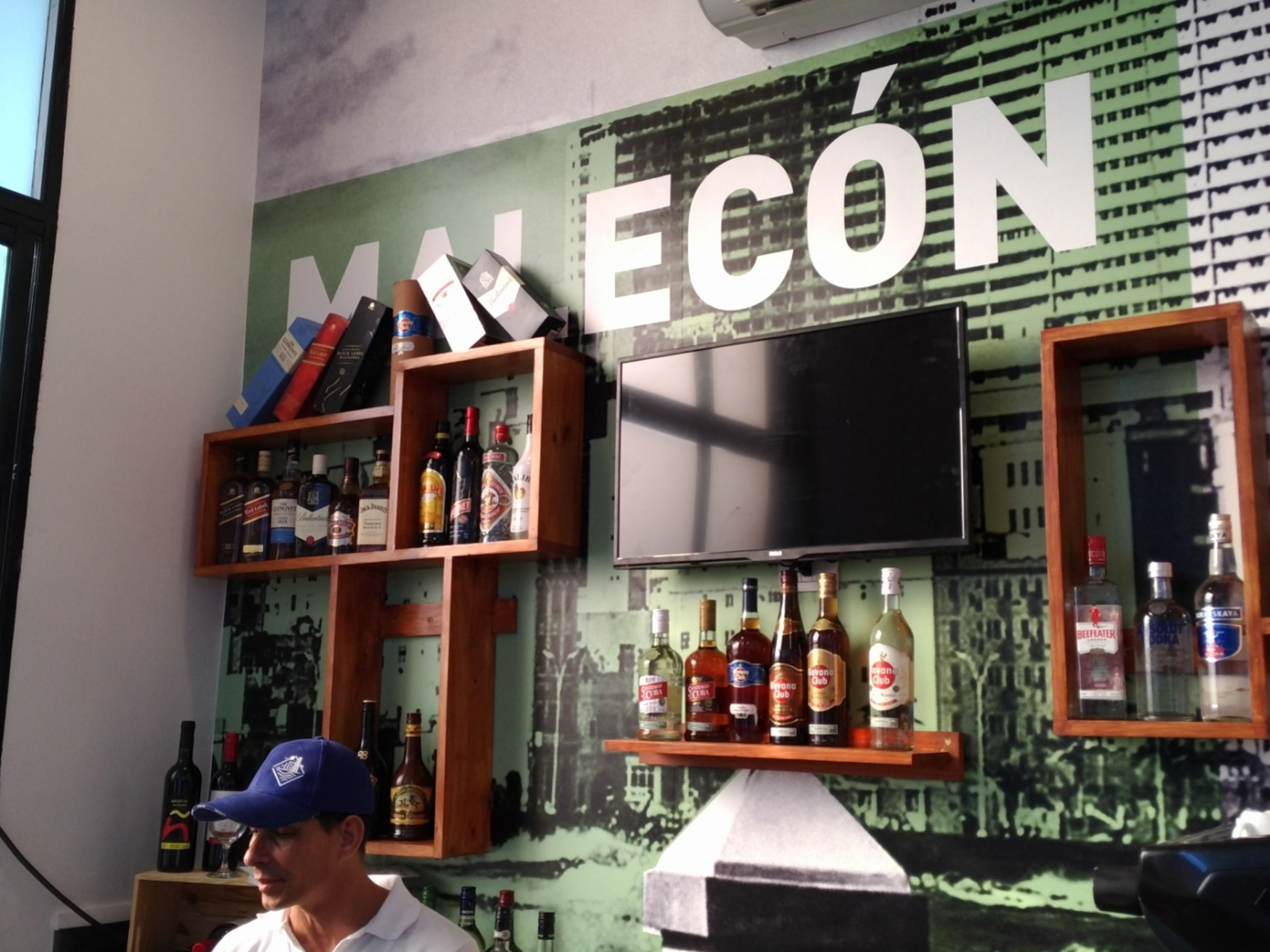 Hostel VEDADO AZUL, CALLE 2Bar details