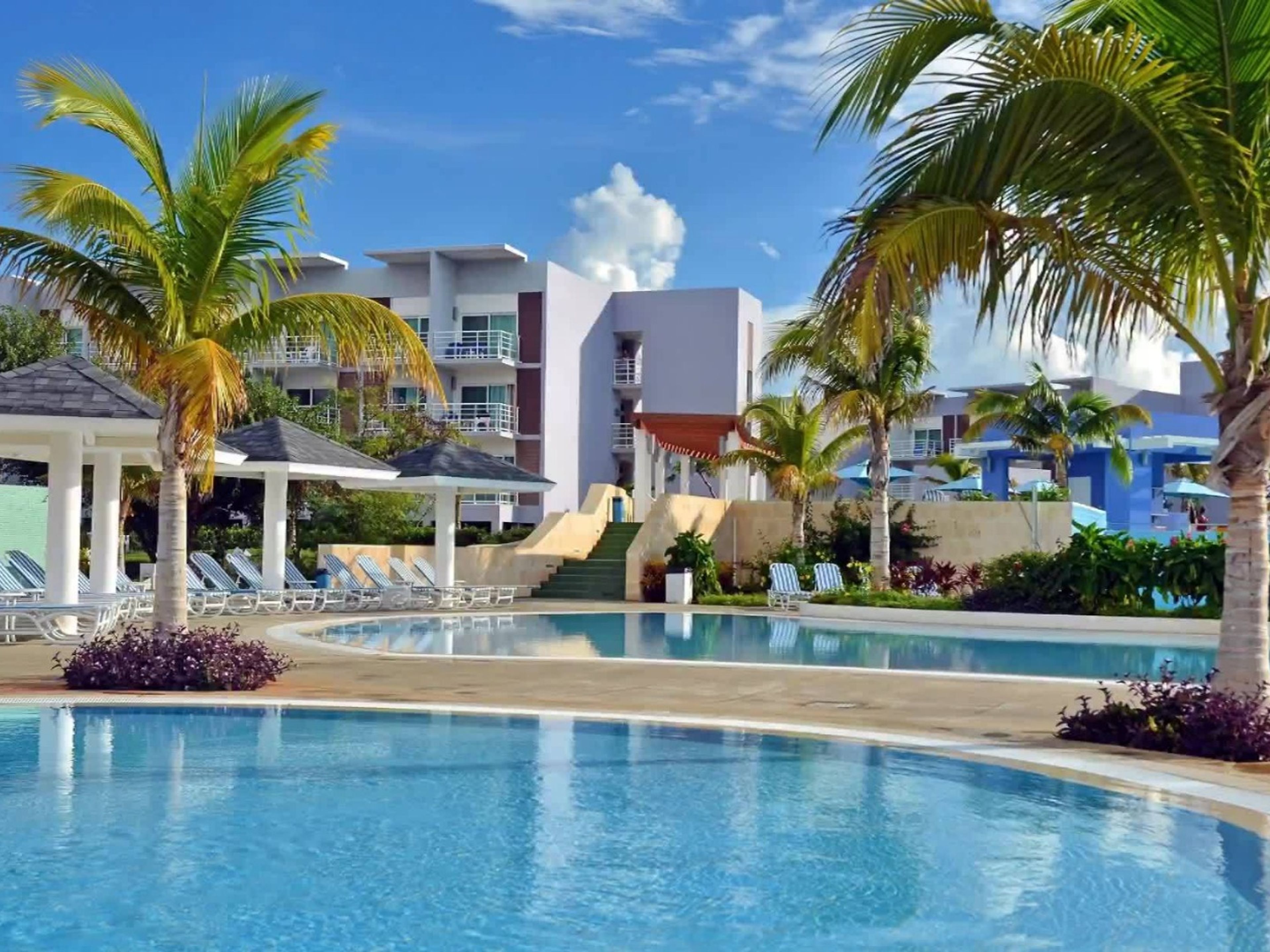 Hotel GRAND ASTON CAYO LAS BRUJAS BEACH RESORT & SPASwimming´s pool details