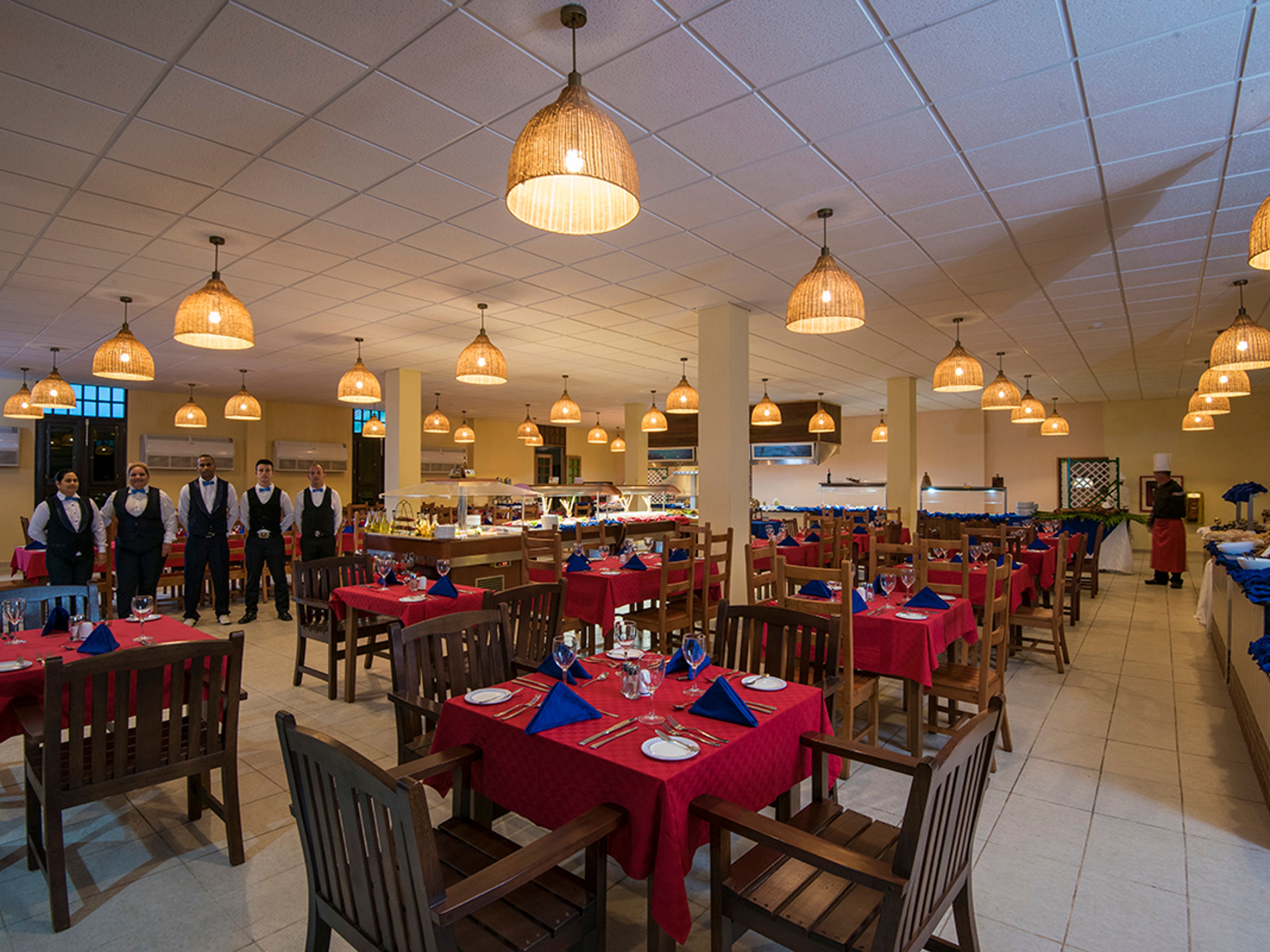 CENTRO INTERNACIONAL DE MERGULHO MARÍA LA GORDABuffet Restaurant Las Gorgonias (The Rods)