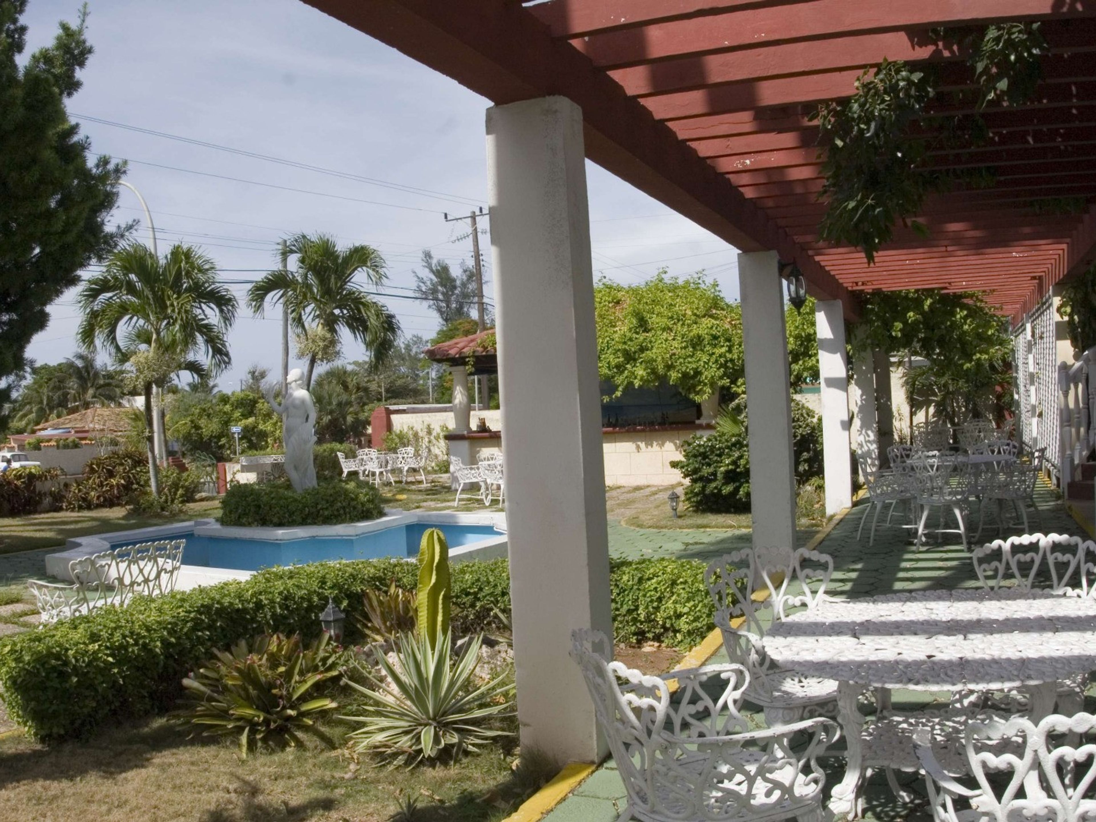 ISLAZUL PULLMAN HotelGarden Bar