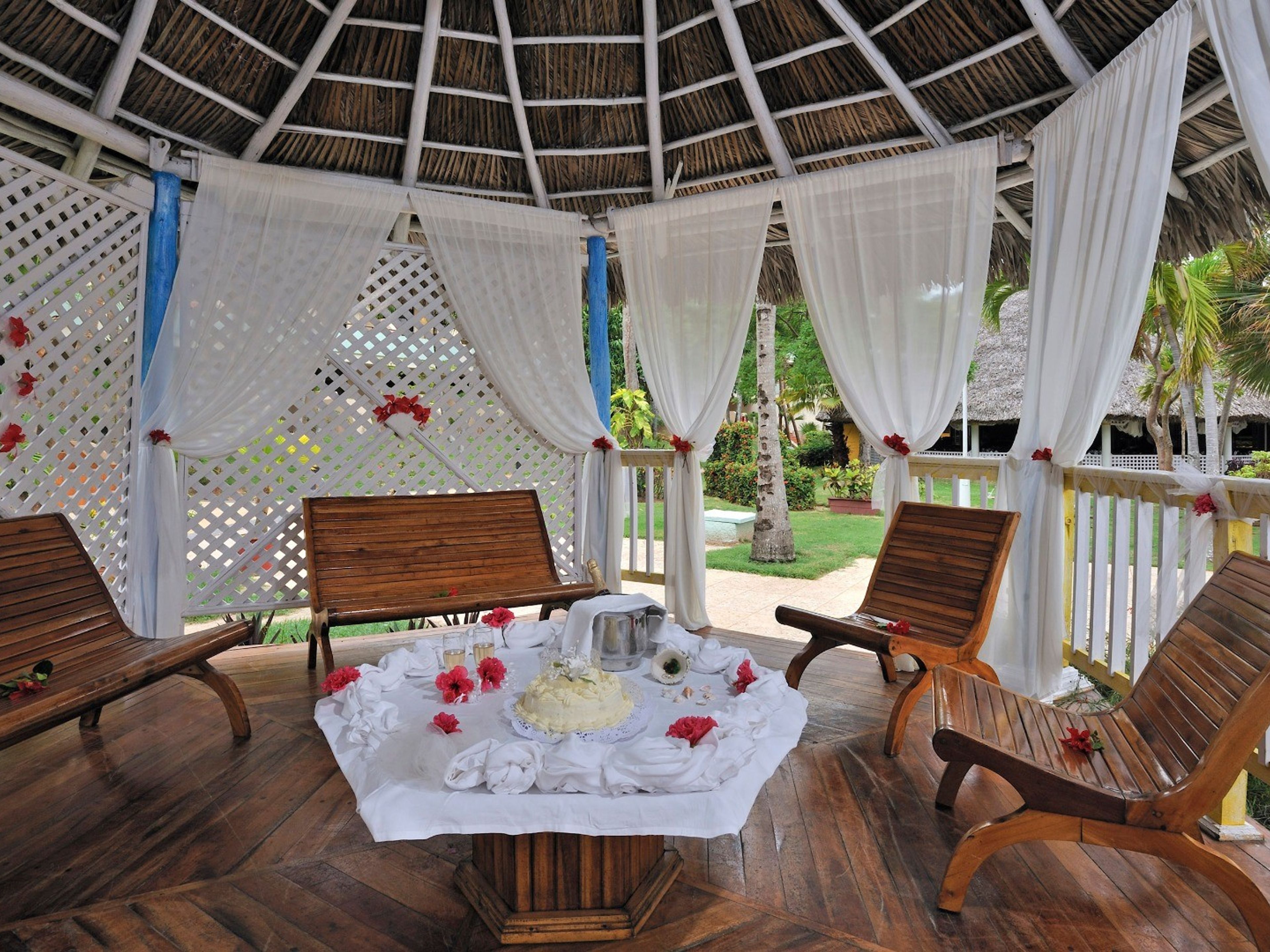 SOL PALMERAS ALL INCLUSIVE HOTEL & BUNGALOWSWedding's gacebo at the beach