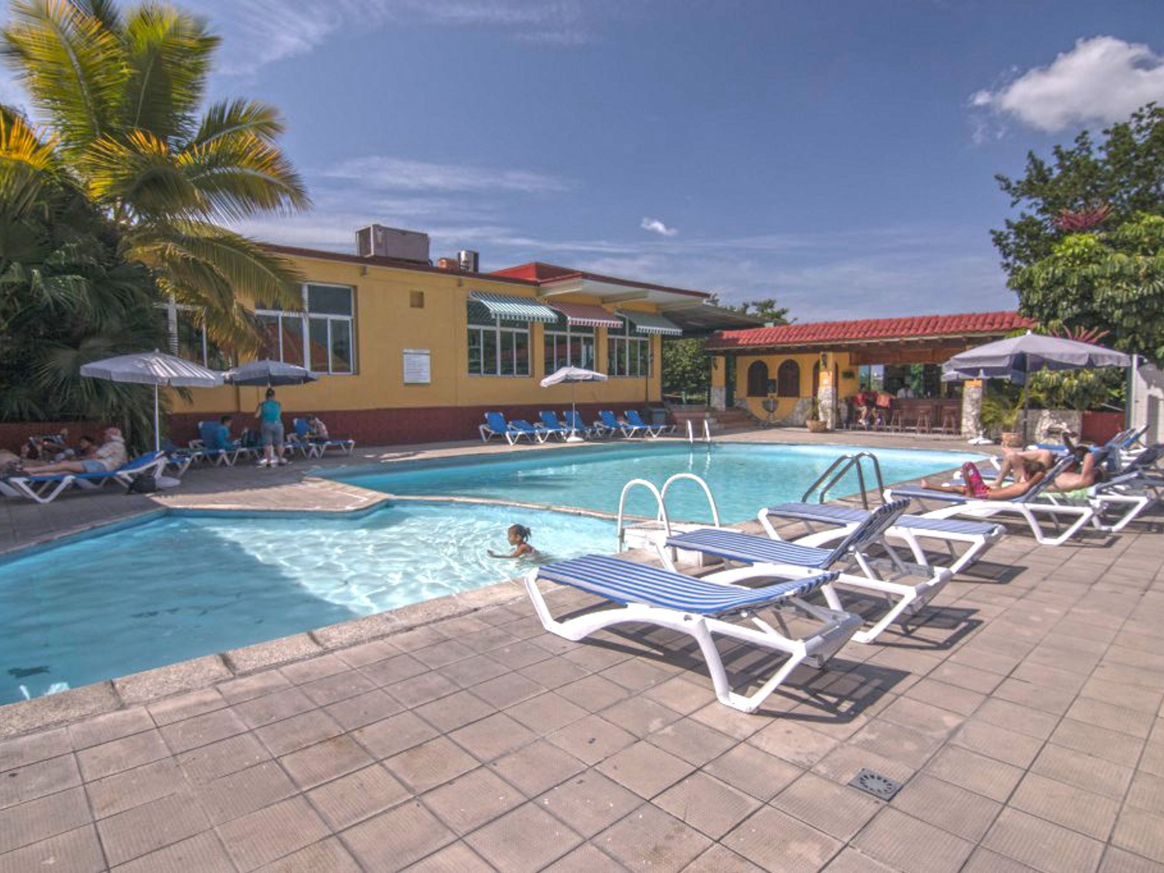 Hotel ISLAZUL LAS AMÉRICASPanoramic hotel & pool view