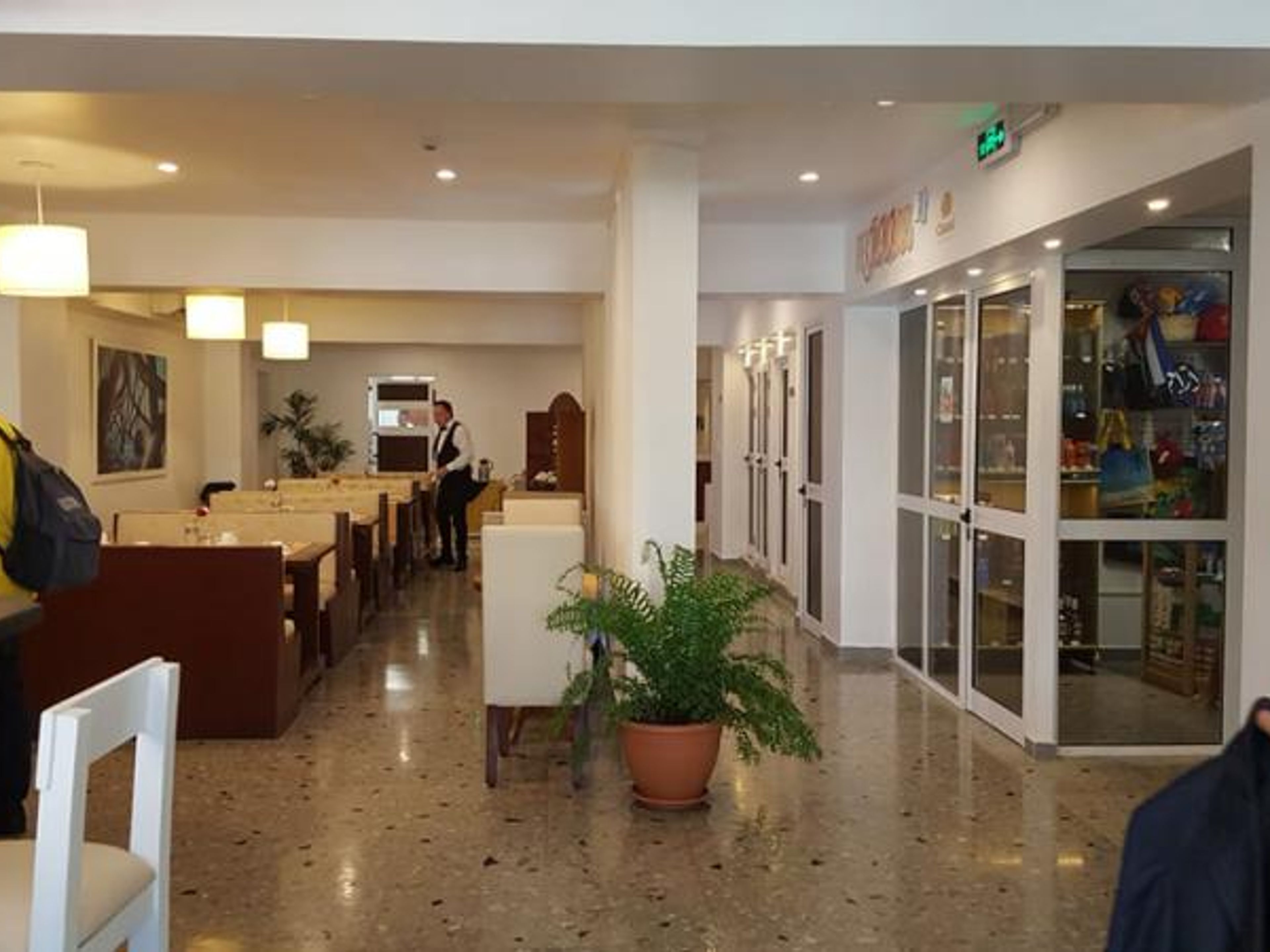 PLUS VEDADO 500 HotelHotel´s inside view