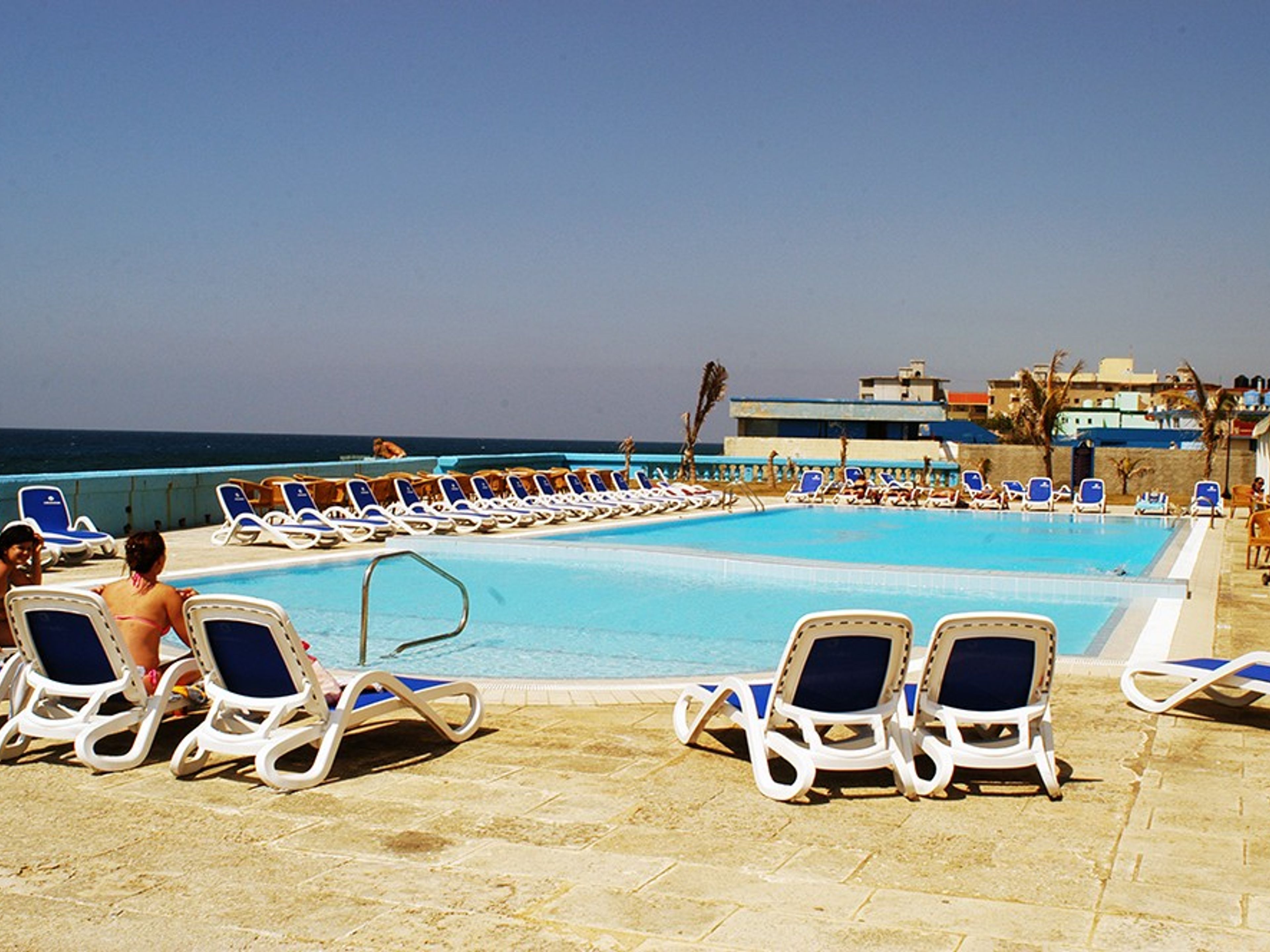 Oтель Cubanacan Chateau MiramarPanoramic pool view