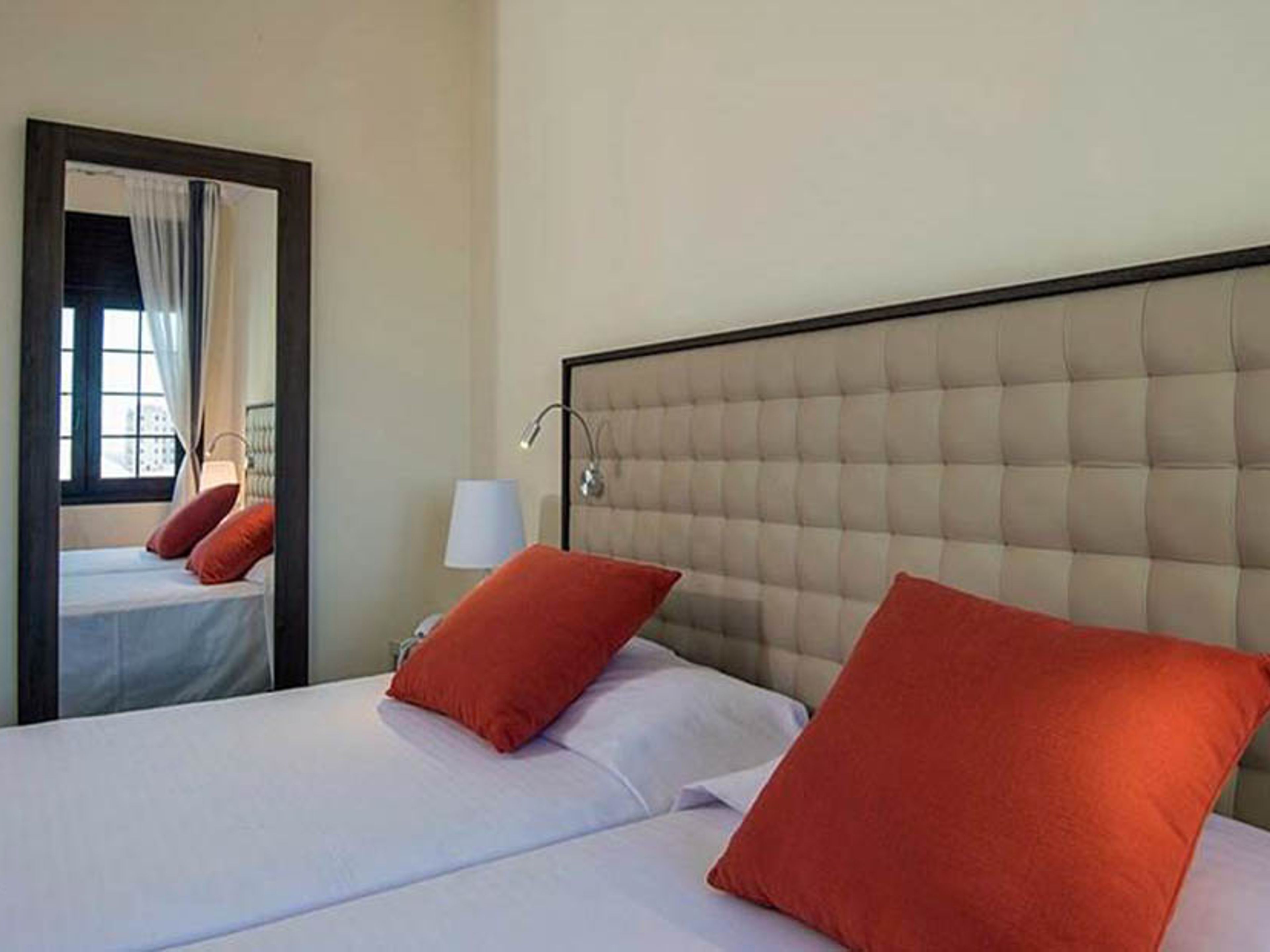 Отель NH COLLECTION VICTORIAStandard room