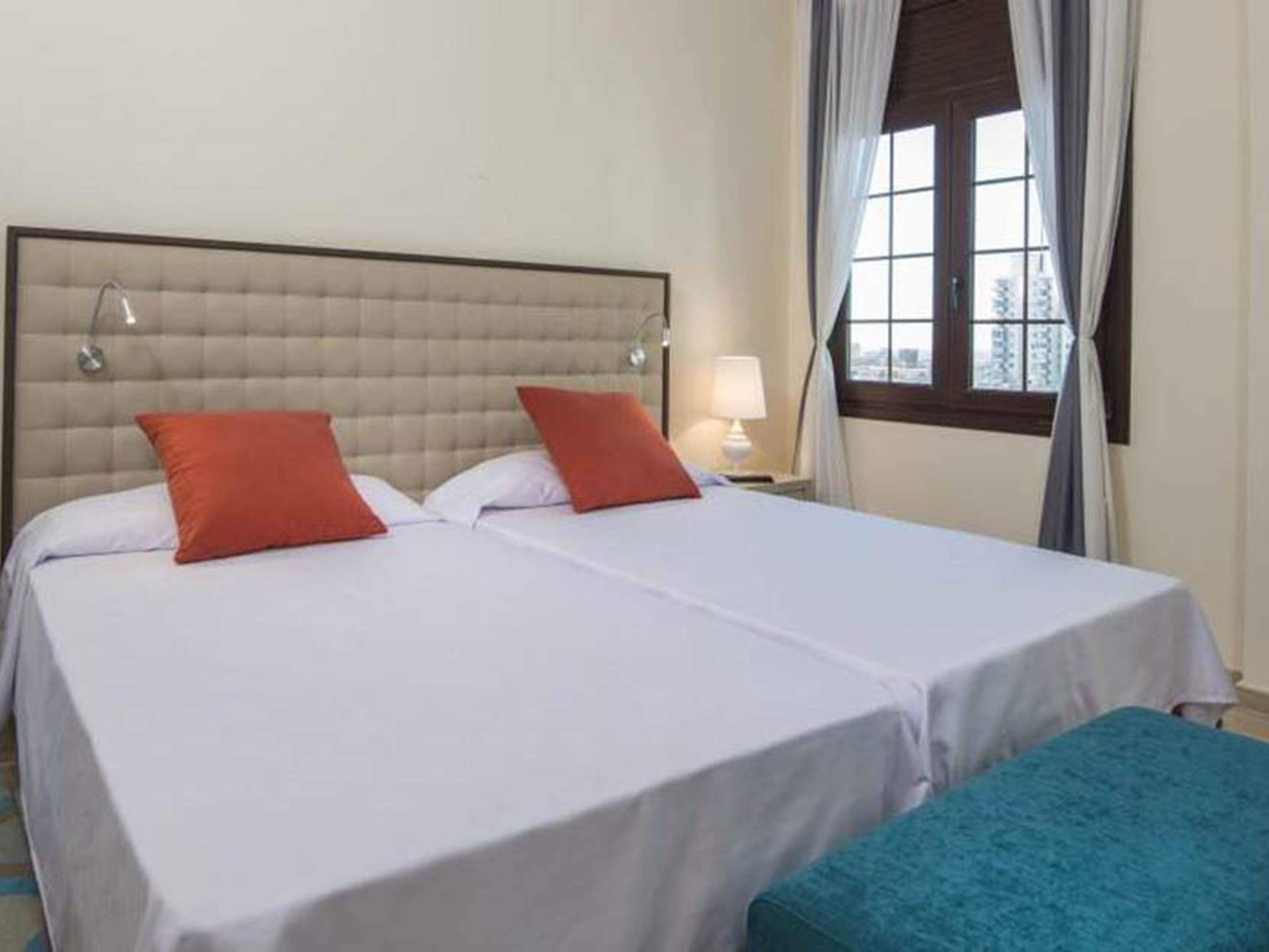 Отель NH COLLECTION VICTORIAStandard room