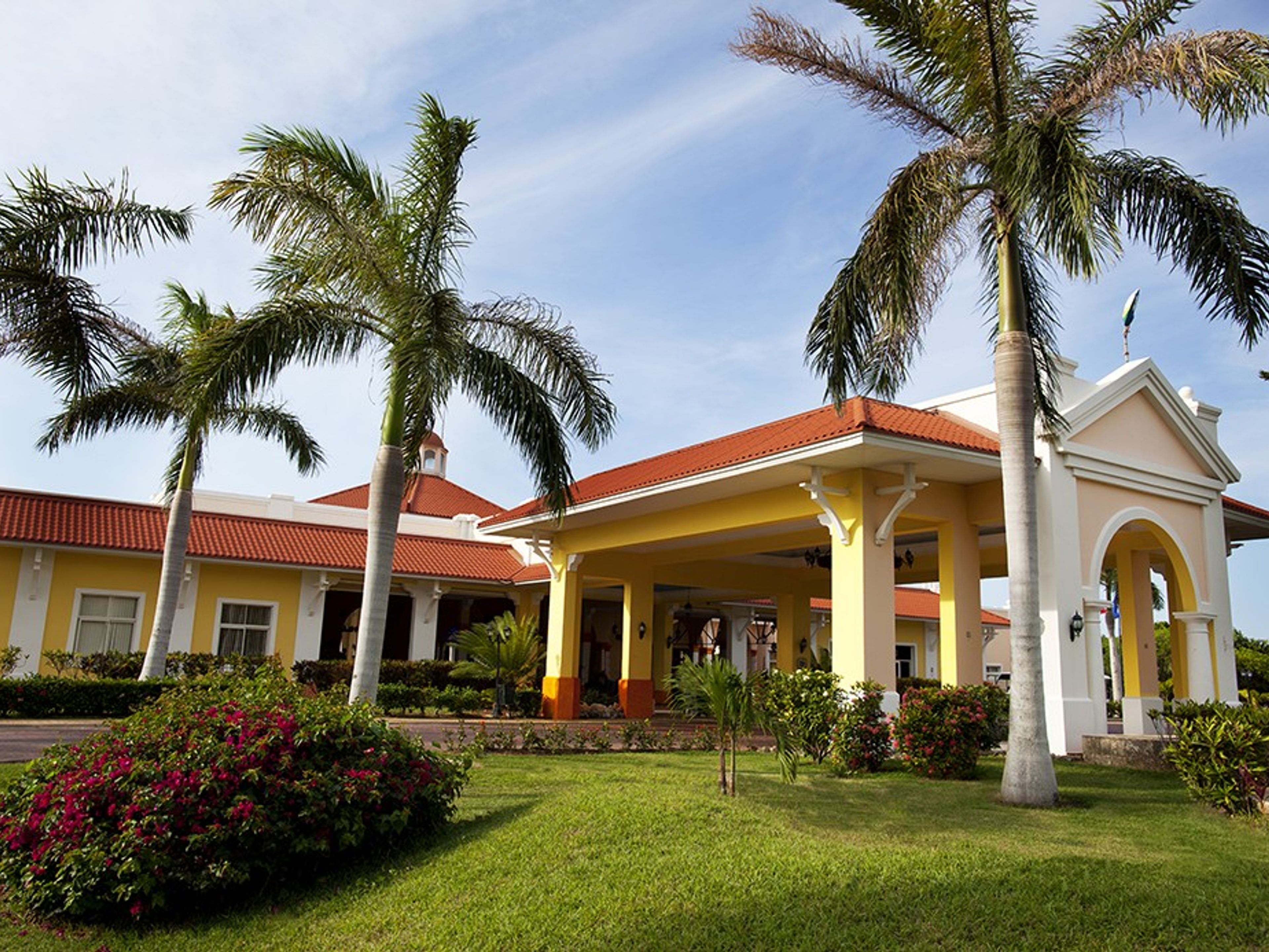 RESONANCE VARADERO BEACH RESORT Hotel -  Adults Only Over 18 Years Old (Formerly Memories Varadero Hotel)