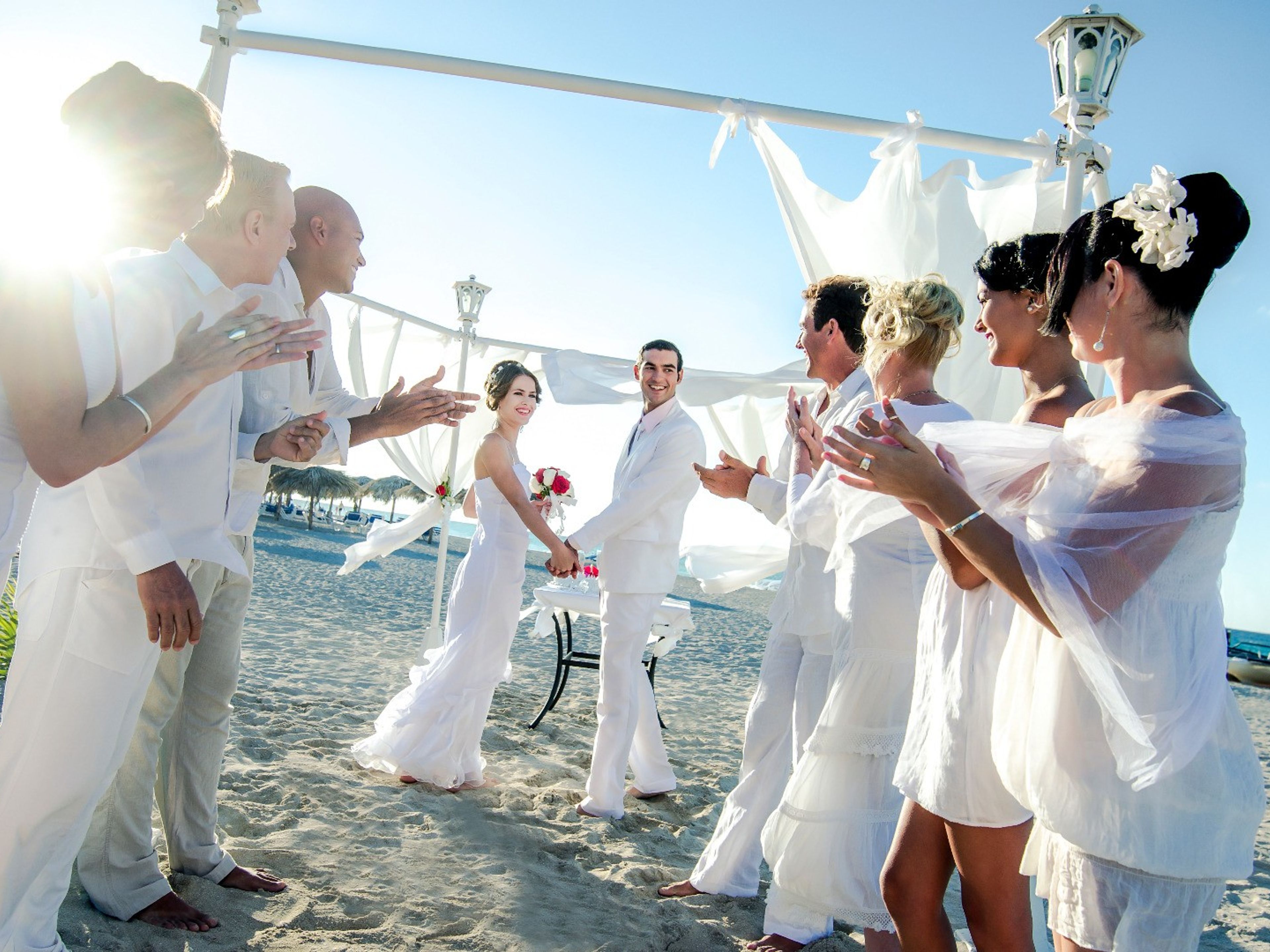 Отель RESONANCE VARADERO BEACH RESORT - Взрослые только старше 18 лет (Бывший отель Memories Varadero)Hotel's weddings service at the beach