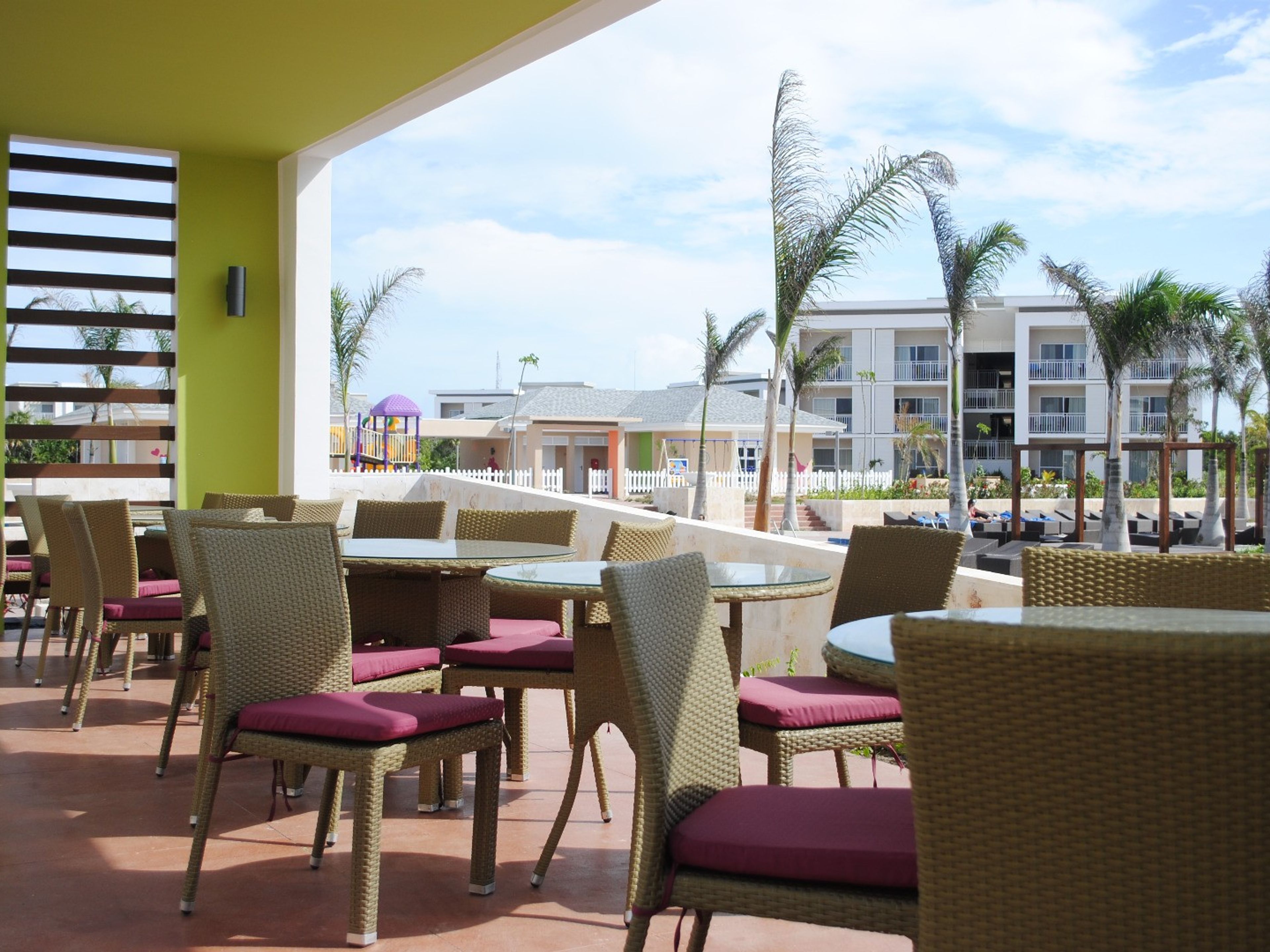 Hotel PLAYA CAYO SANTA MARÍA BEACH RESORT & SPABeer garden Punta Arena