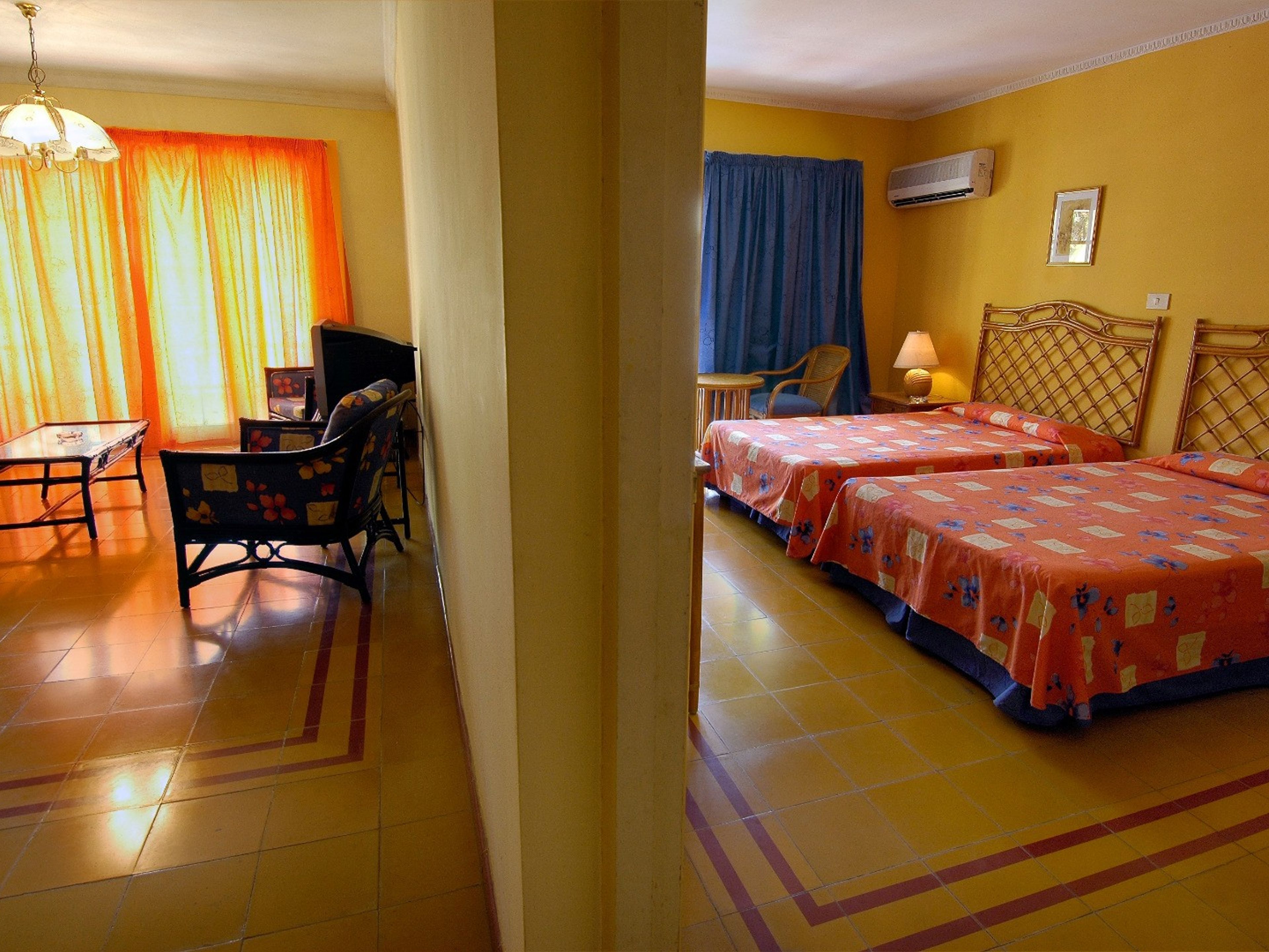Отель Cubanacan ComodoroBungalow Pleamar (3 Rooms)