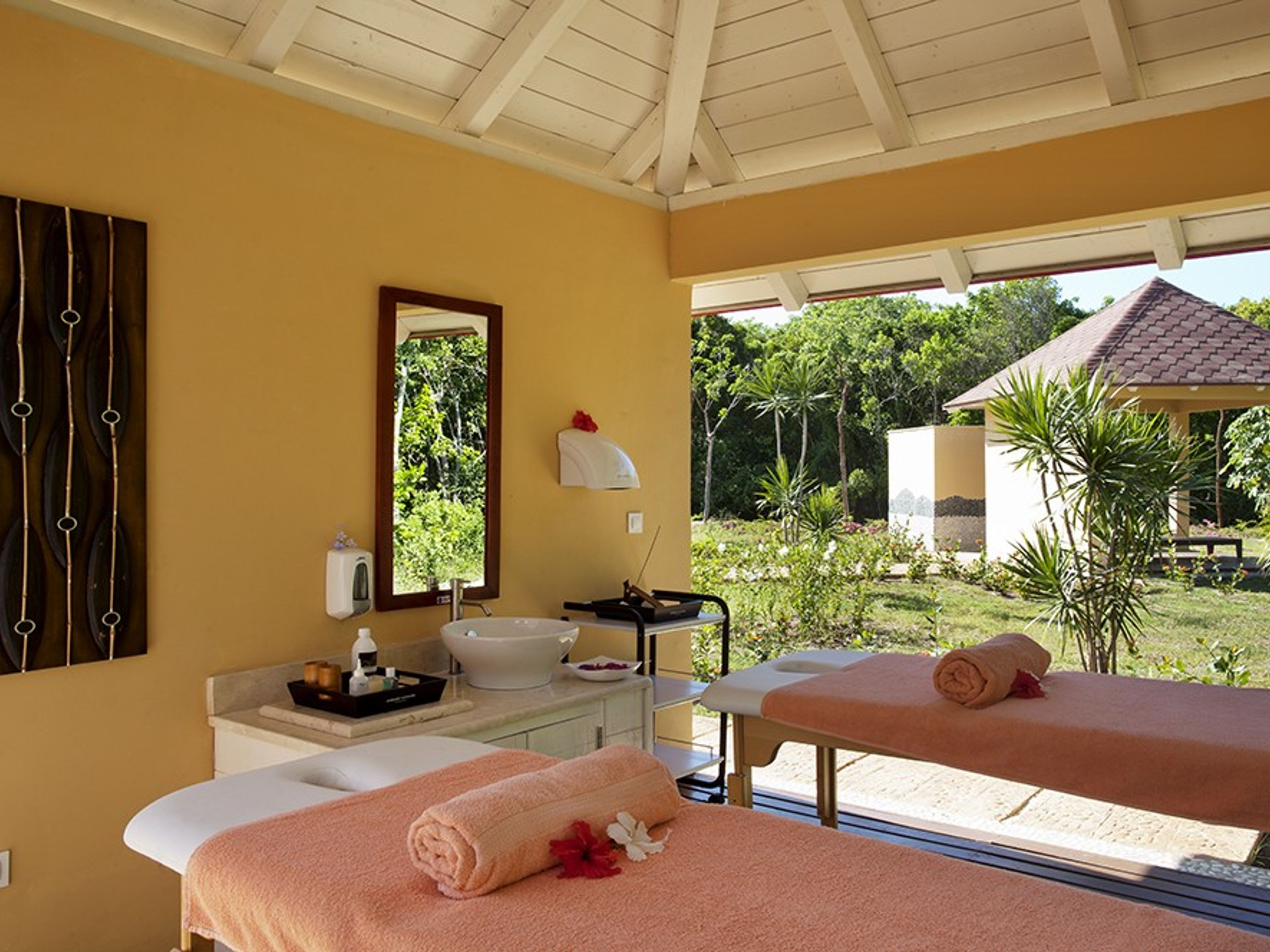 Hotel MEMORIES FLAMENCO BEACH RESORTHotel's massaje rooms