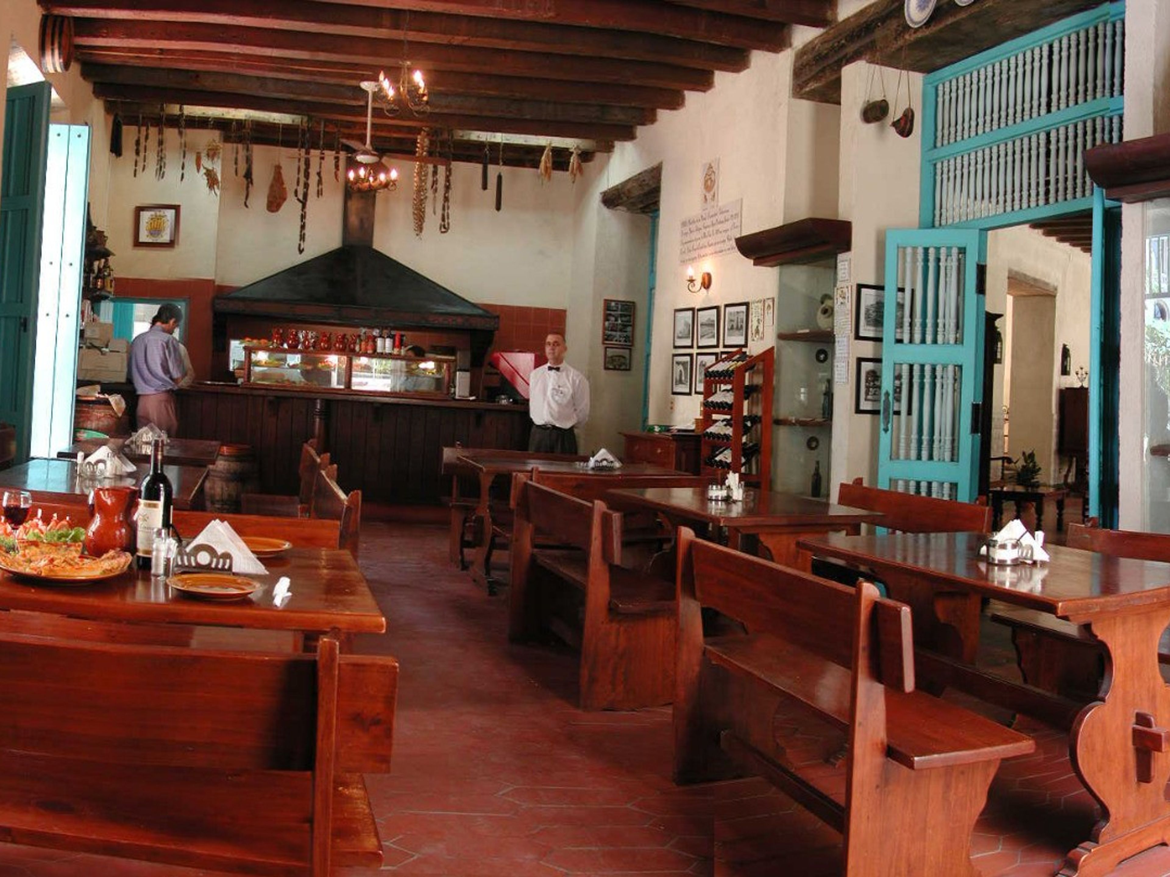 HABAGUANEX COMENDADOR HotelA la carte international restaurant Bodegón Onda