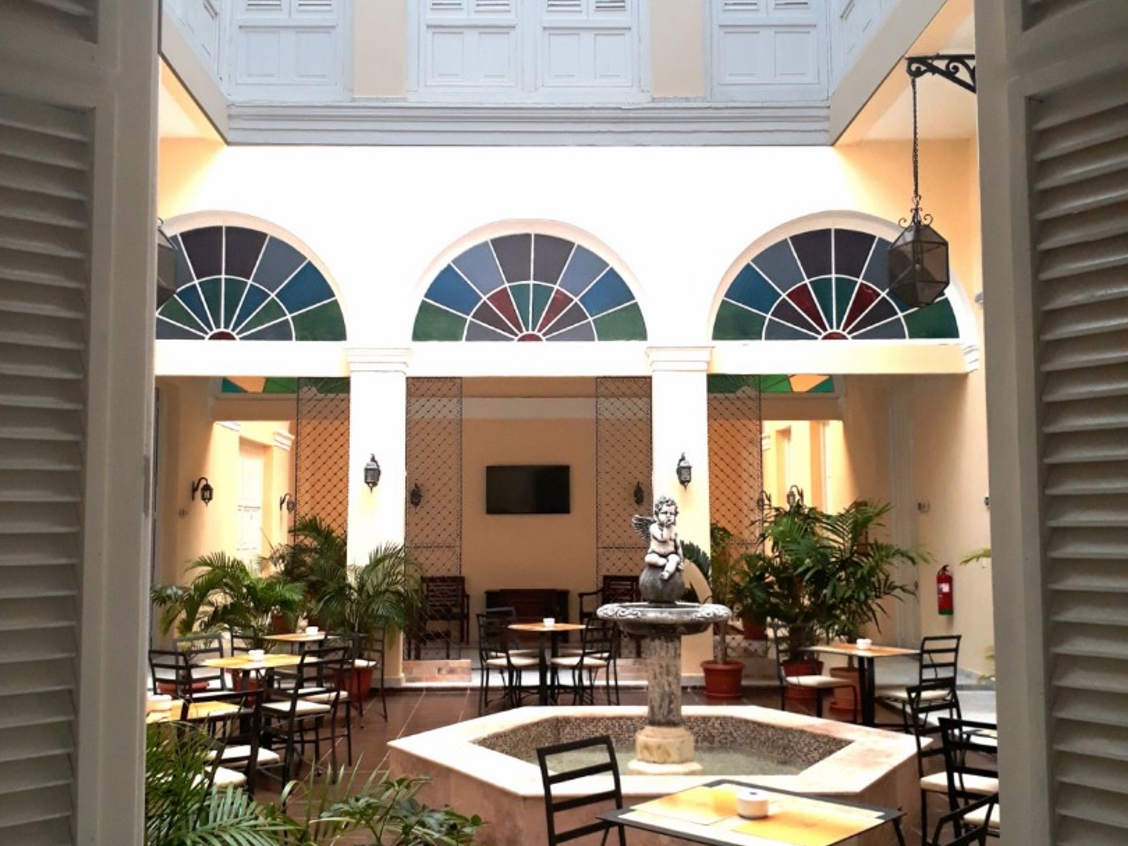 Hotel E LouvreHotel´s patio details