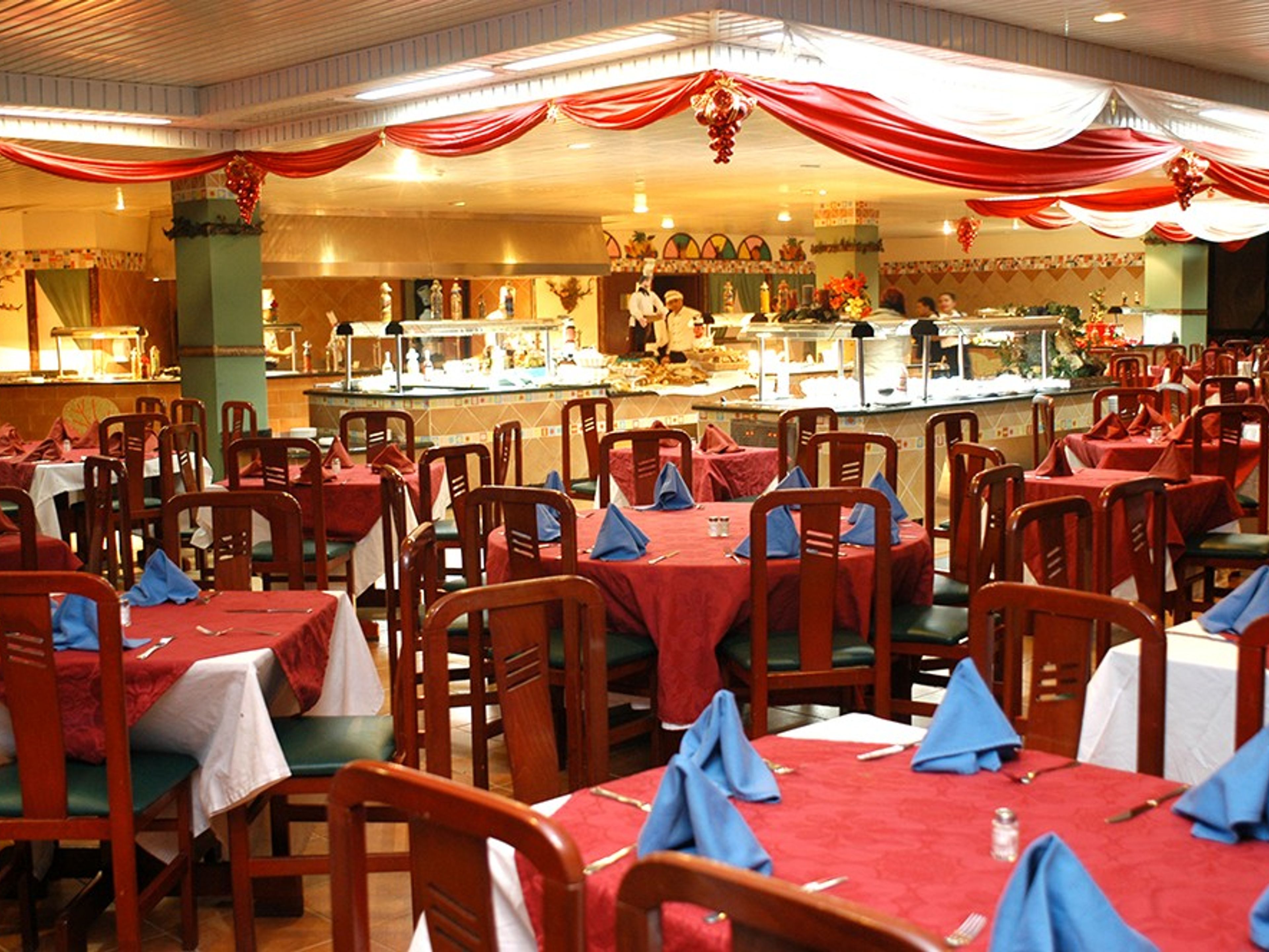 Oтель GRAN CARIBE PUNTARENA - PLAYA CALETABuffet Restaurant Vistas al Mar (Playa Caleta Hotel section)
