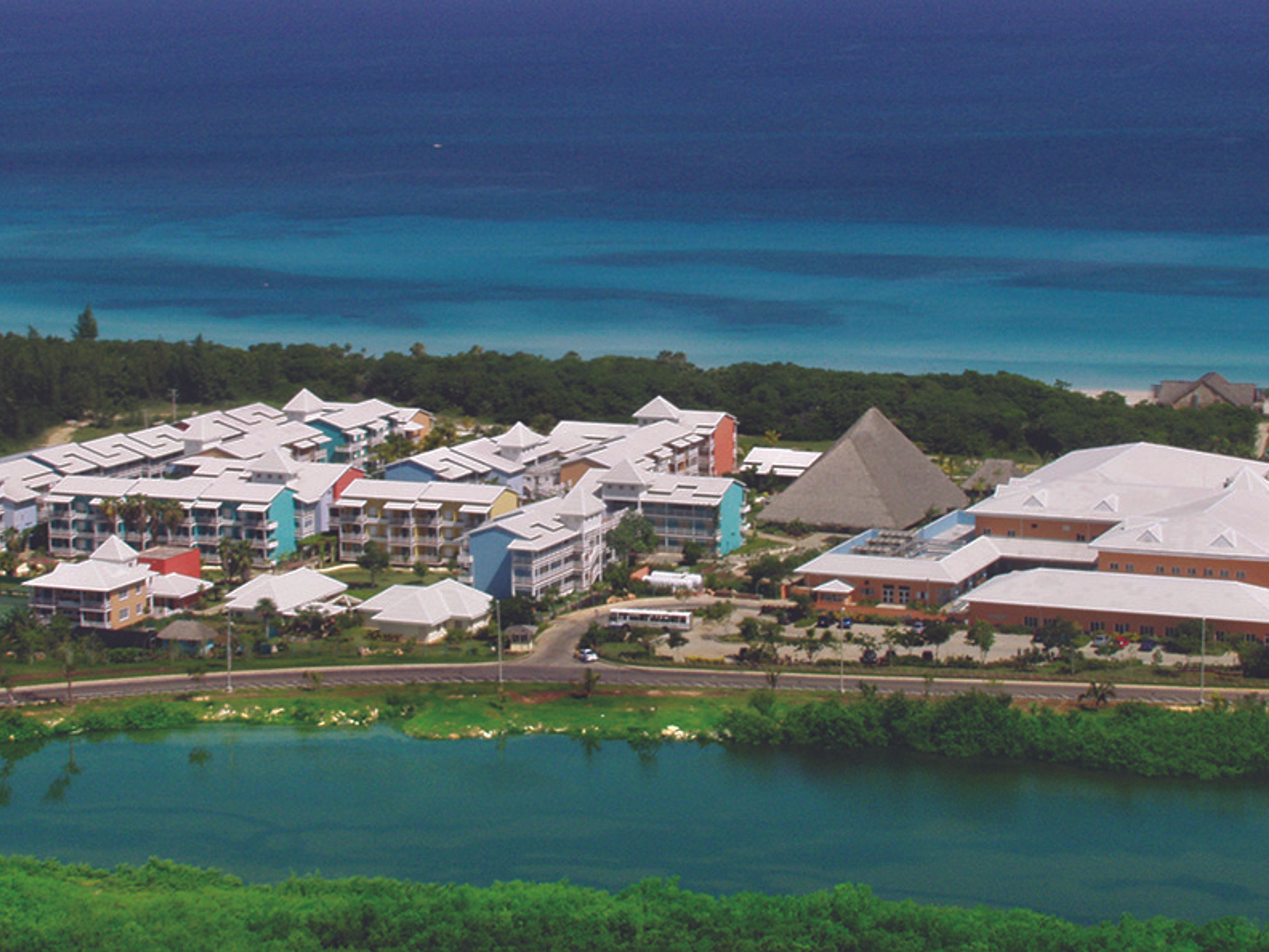 Hotel ROYALTON HICACOS RESORT & SPA - Adultos com mais de 18 anos de idadeAereal Hotel View