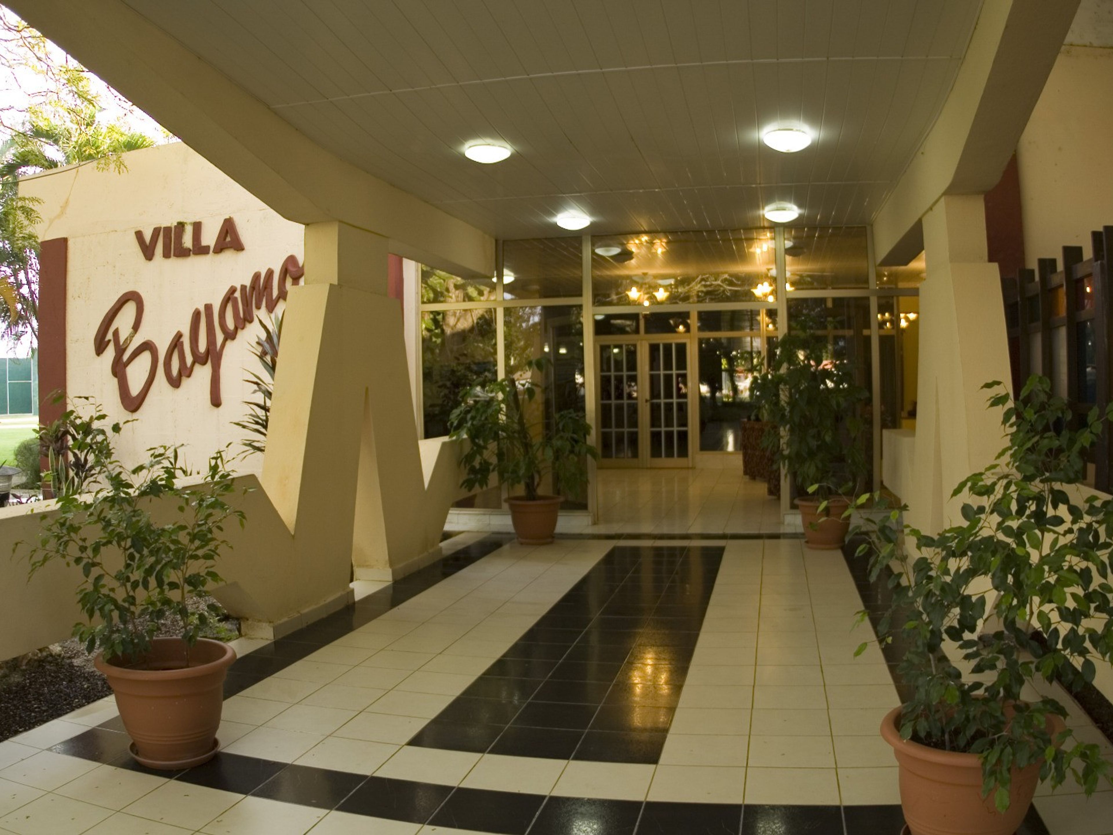 ISLAZUL BAYAMO VillaHotel entrance