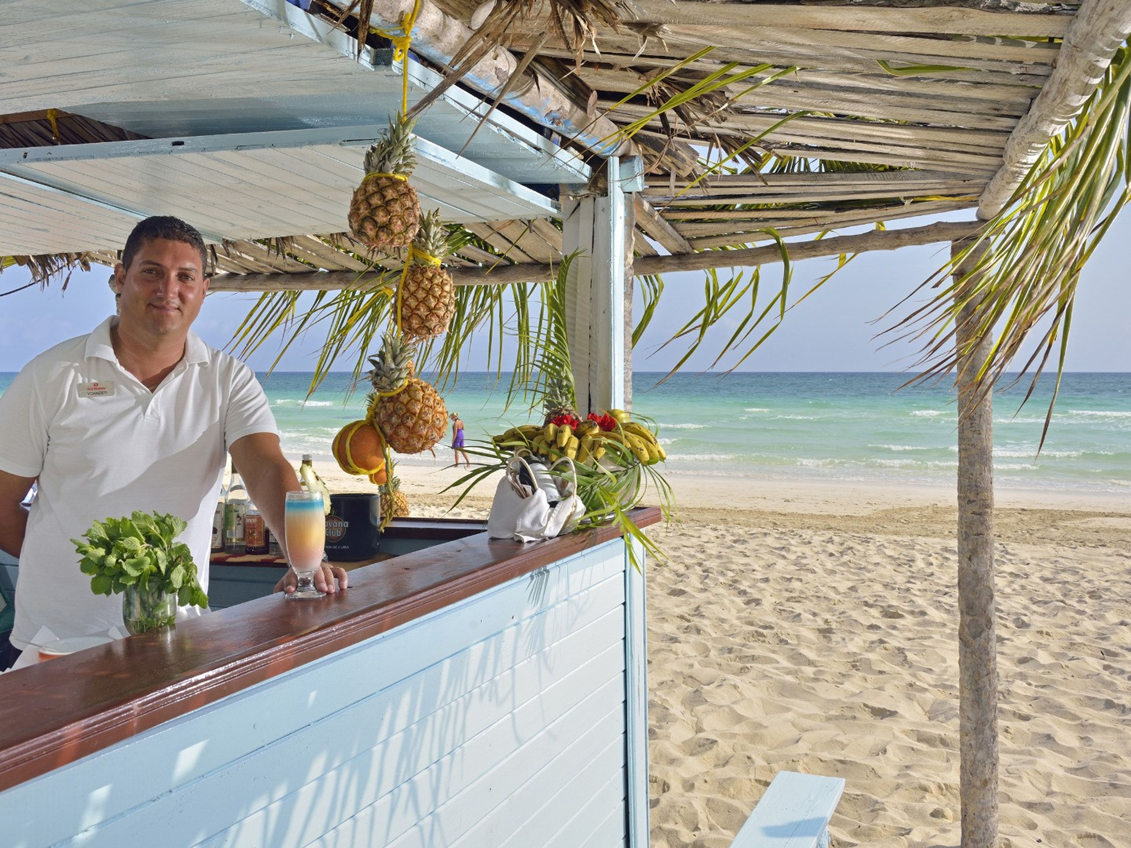 TRYP CAYO COCO ALL INCLUSIVE HotelBeach Bar La Cabaña