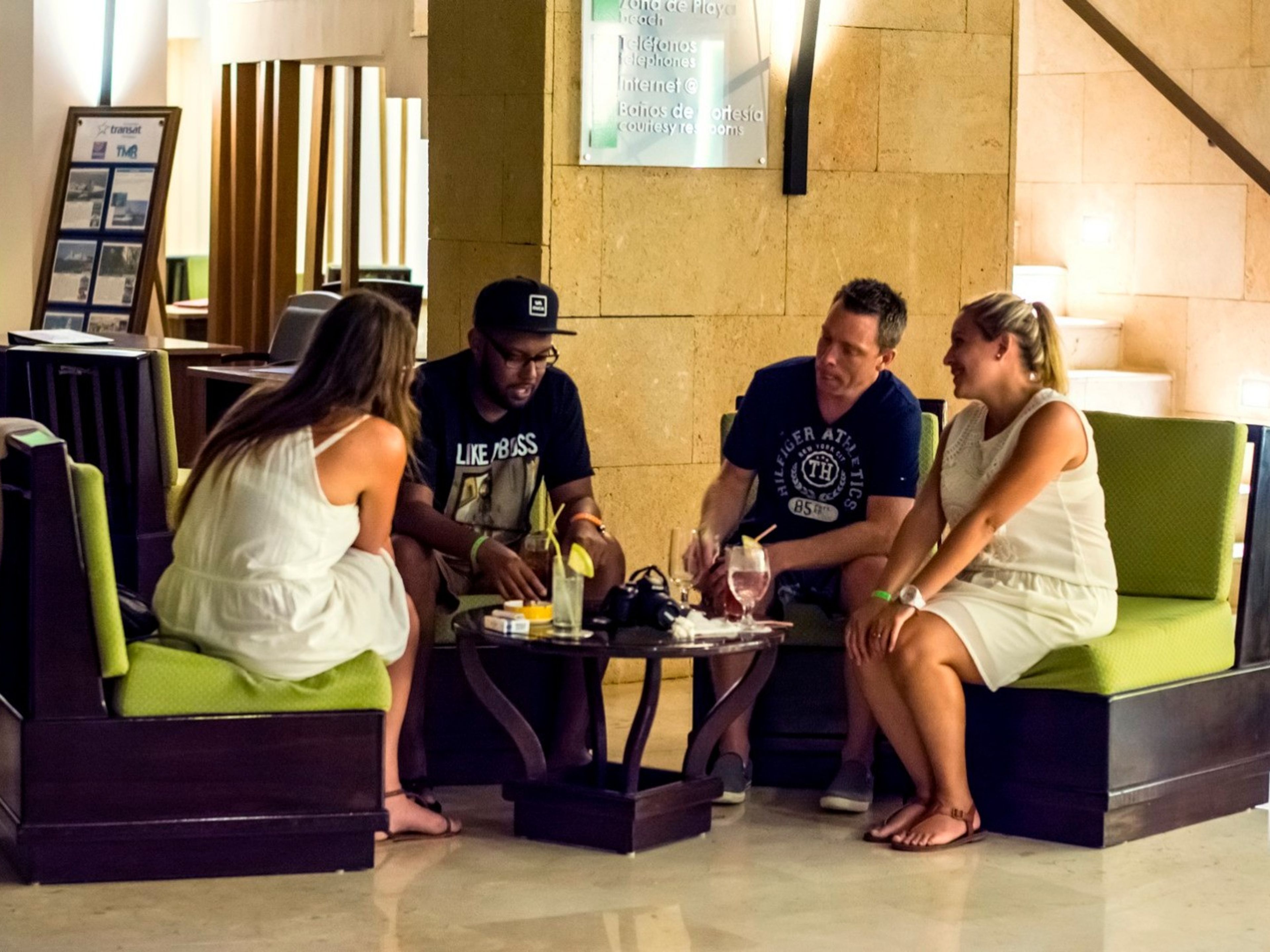 Lagunas del Mar HotelBar services at the lobby