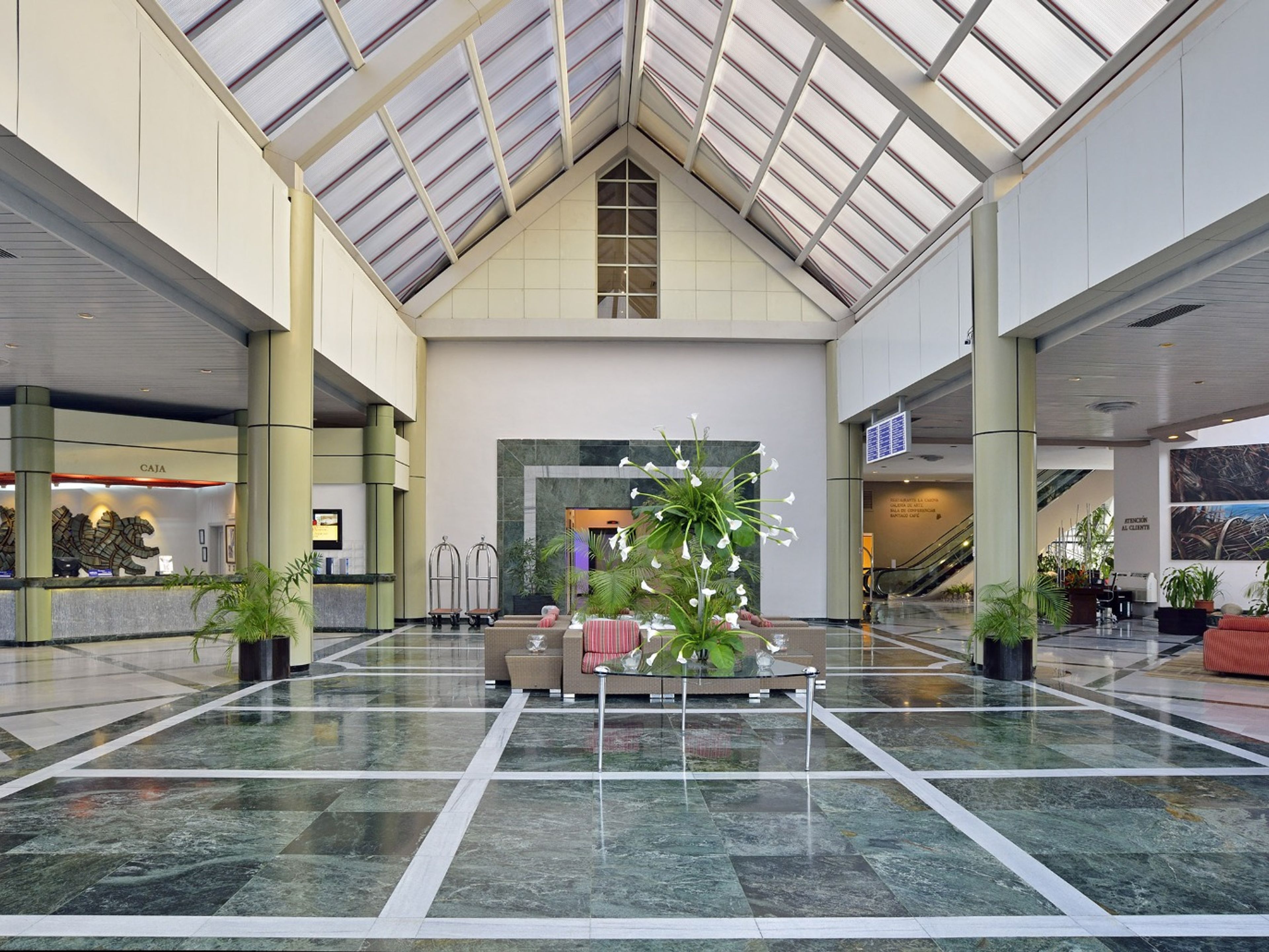 Oтель MELIÁ SANTIAGO DE CUBAHotel´s lobby view