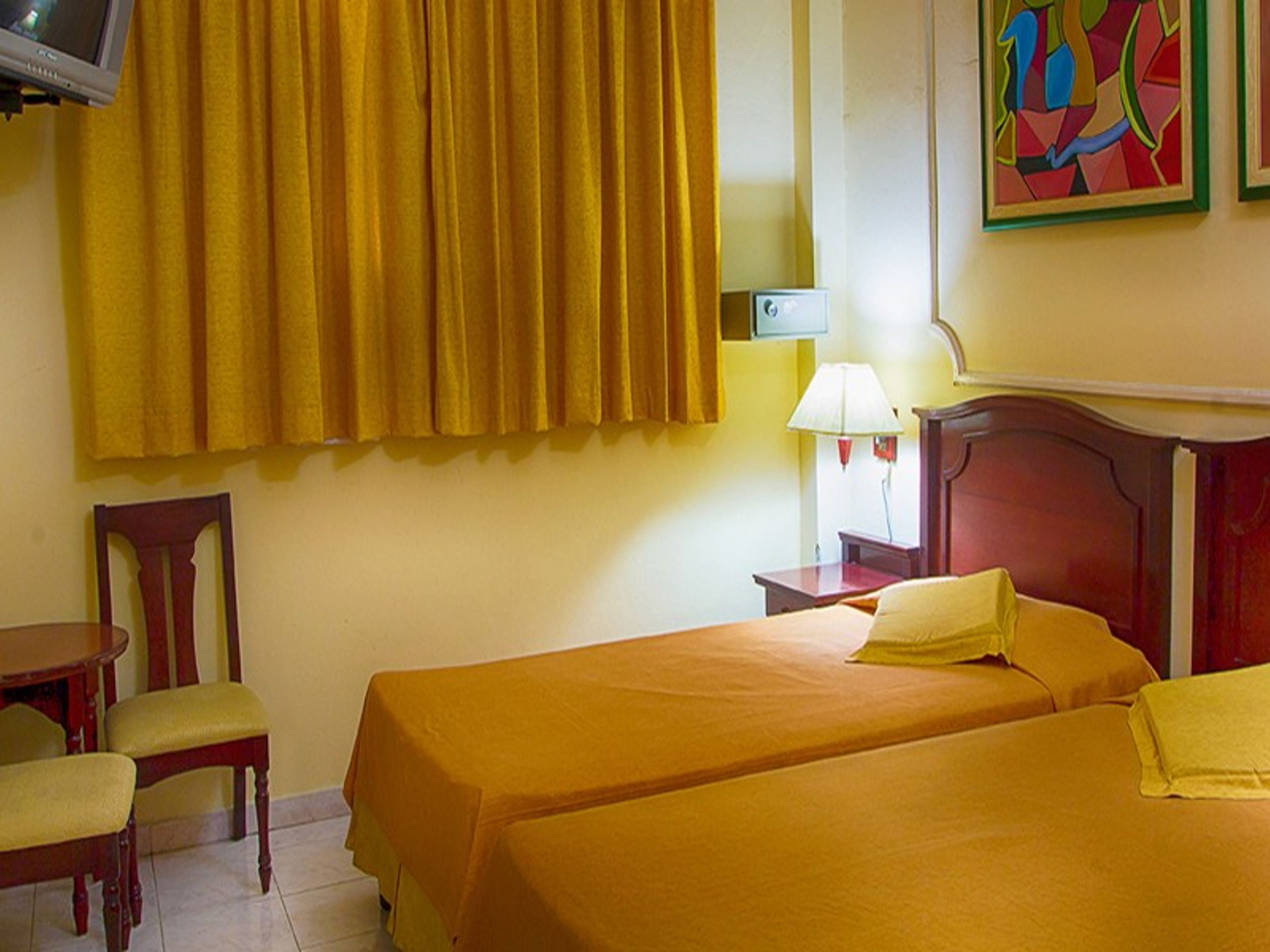 Hotel ENCANTO VUELTABAJOTriple Room