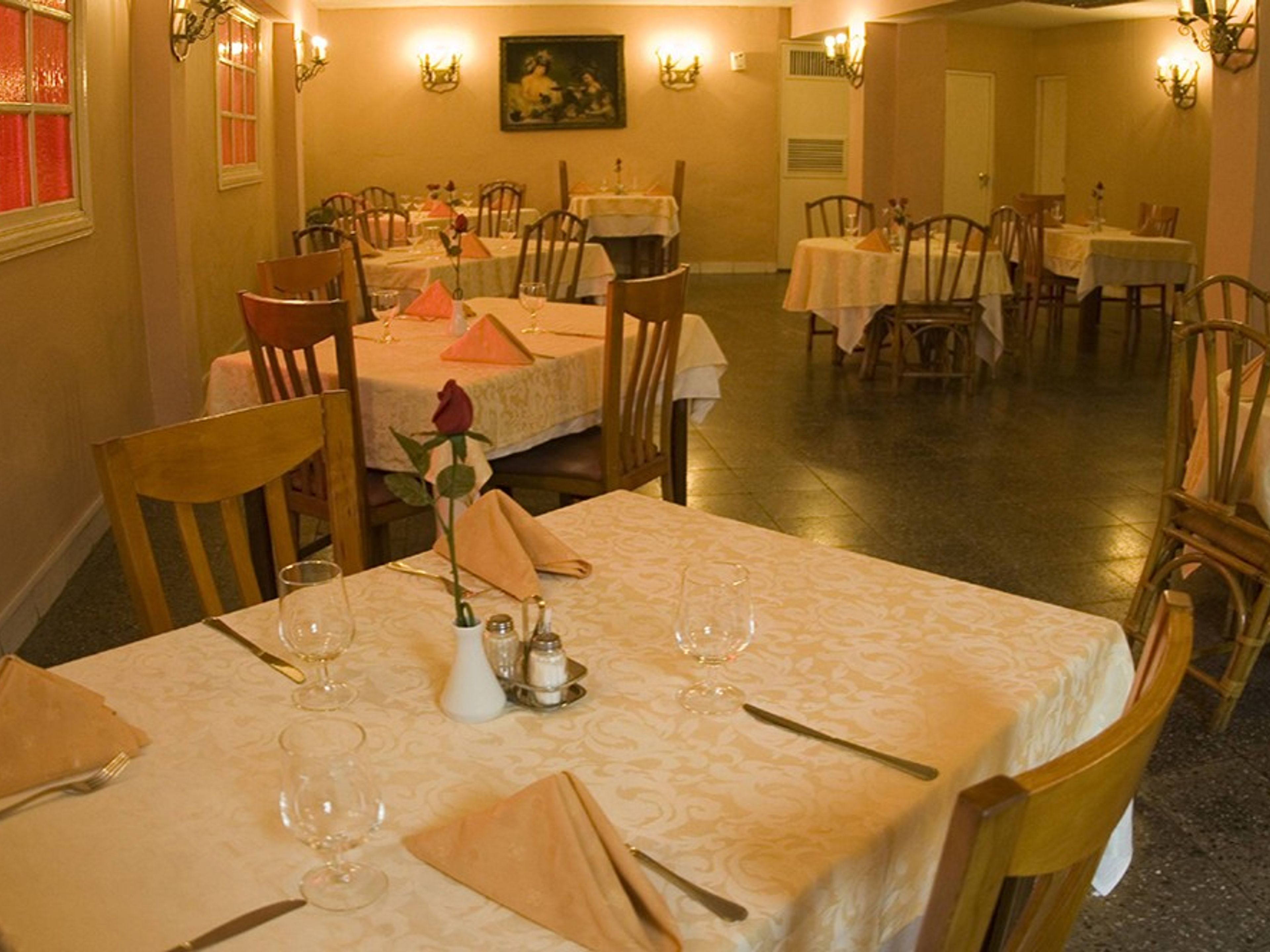 Hotel ENCANTO VUELTABAJOA la carte Restaurant