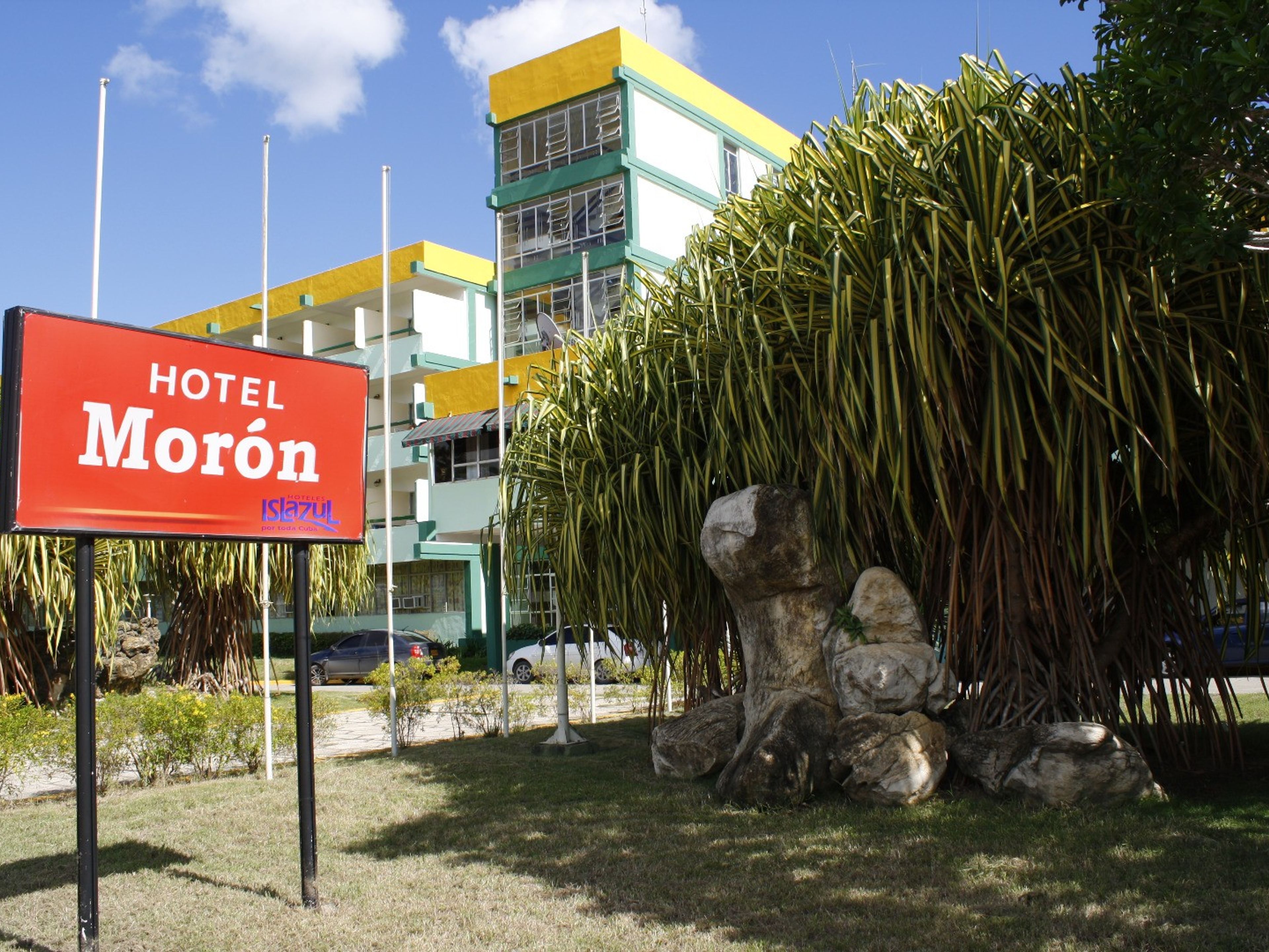 ISLAZUL MORÓN HotelPanoramic hotel view