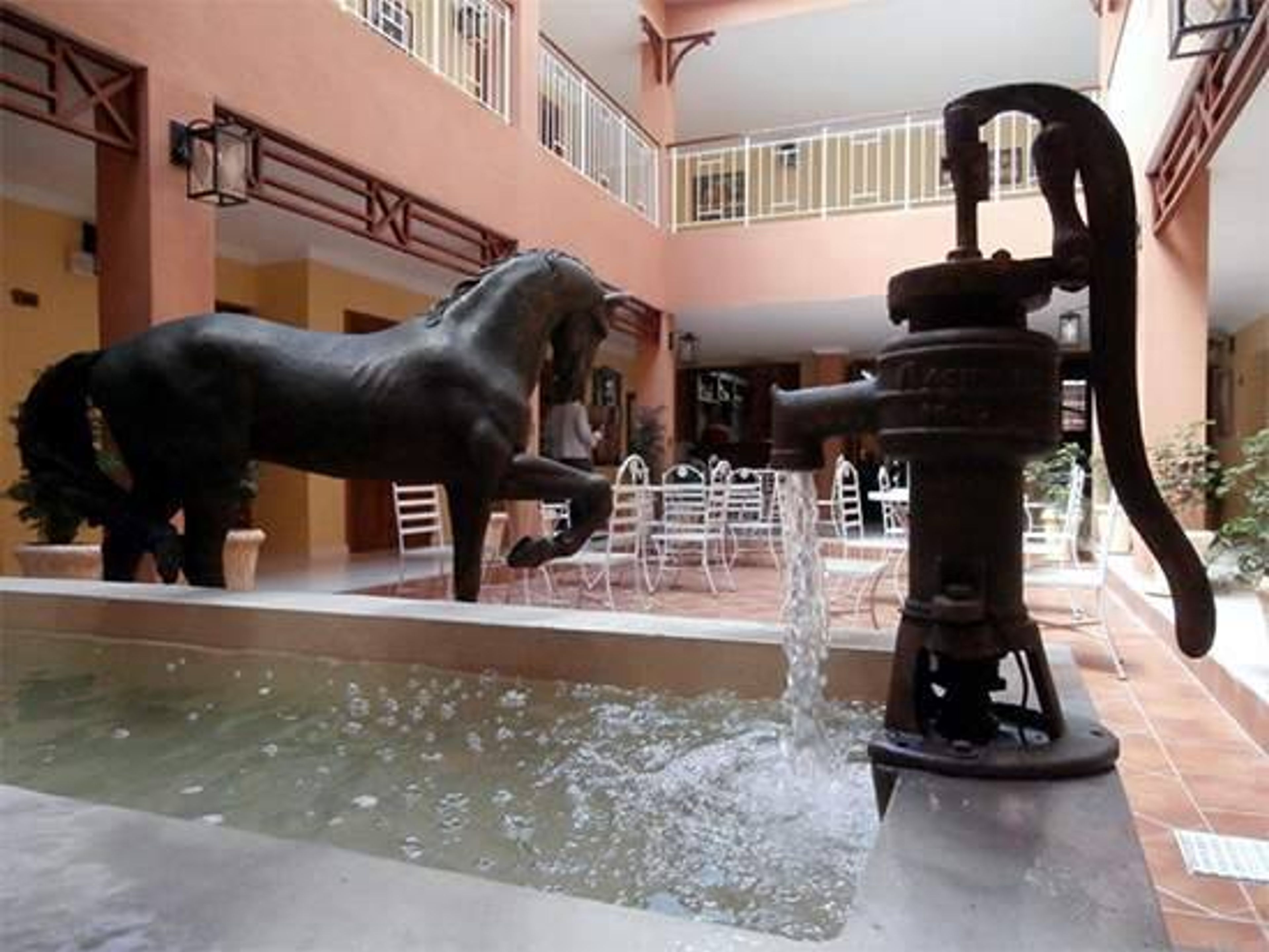 Hotel E CABALLERIZA - Hotel`s inner details